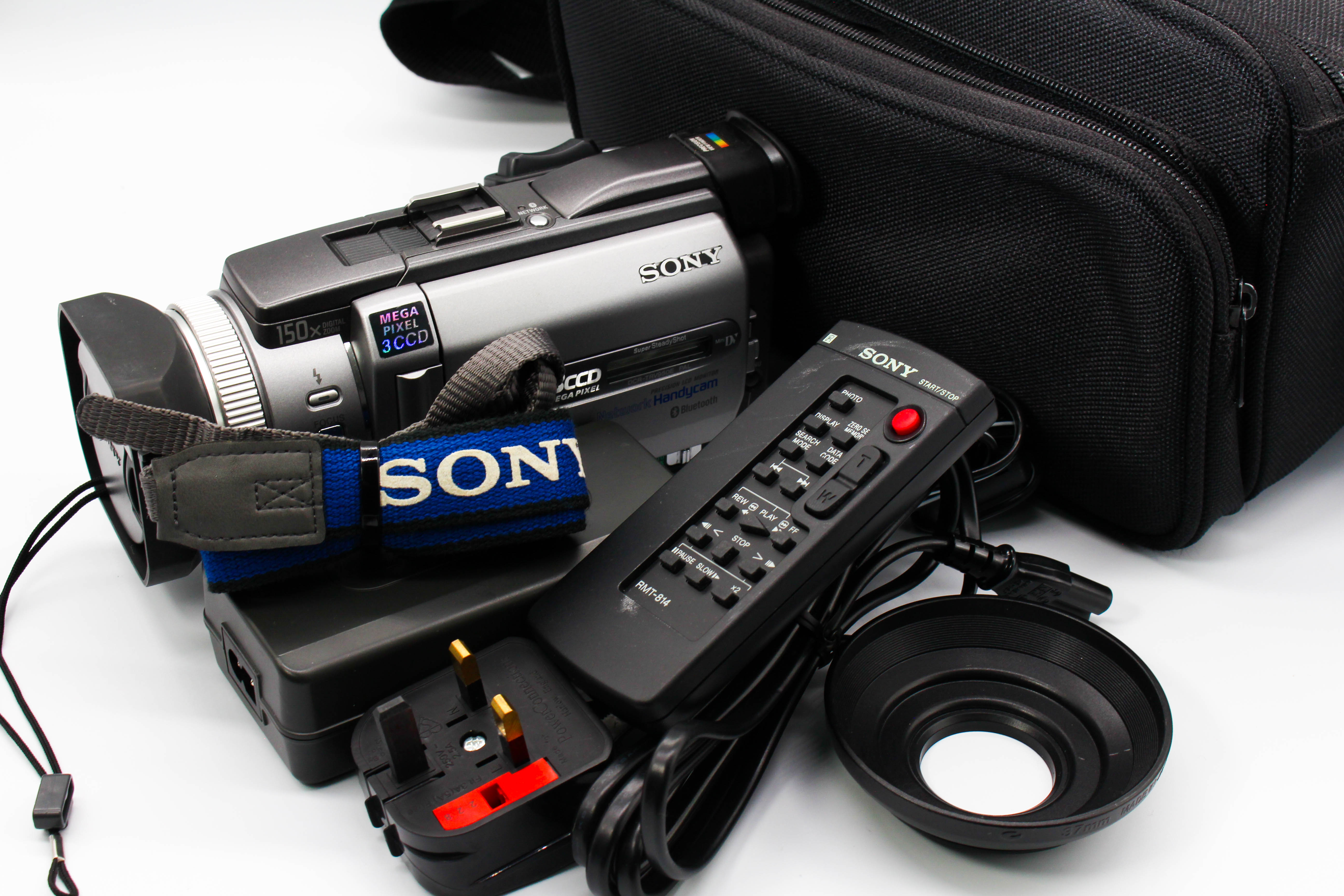 Sony DCR-TRV950E MiniDV Video Handycam Camcorder Camera - Tested Bundle Excellent