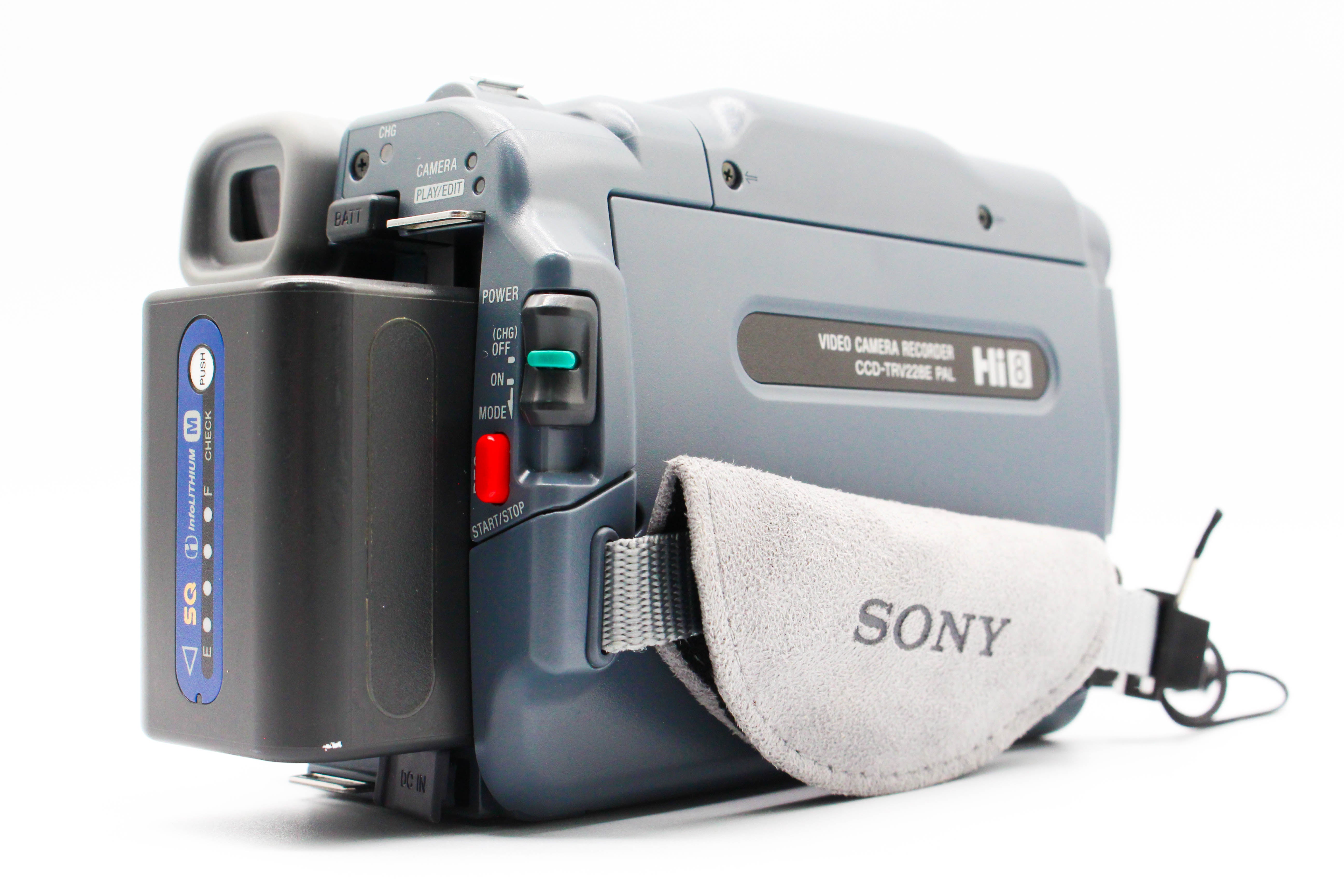 Sony CCD-TRV228E Video8 Hi8 Analog Video Handycam Camera Camcorder - Tested Bundle