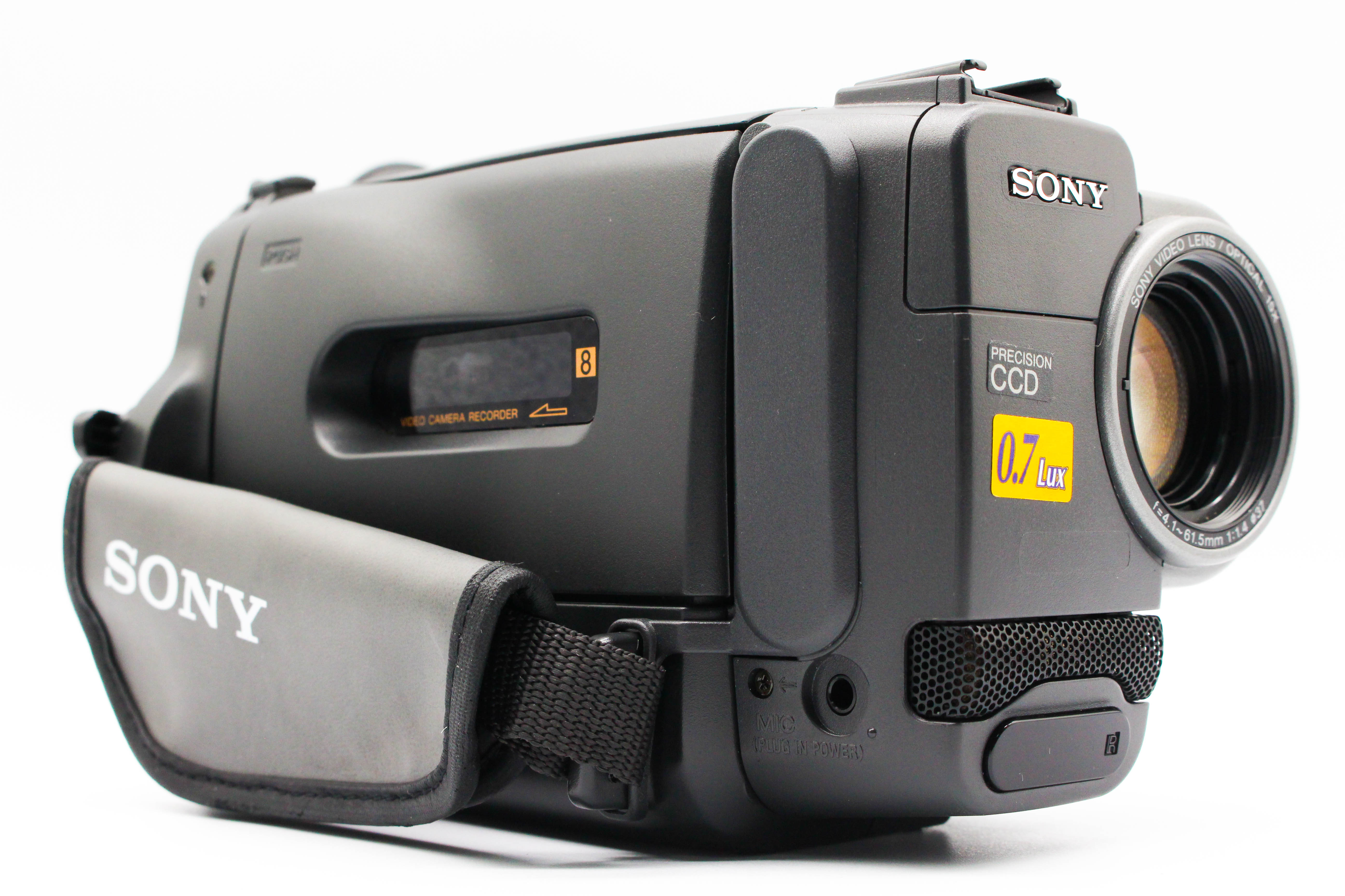 Sony CCD-TR620E Video8 Hi8 Analog Video Handycam Camera Camcorder - Tested Bundle Good