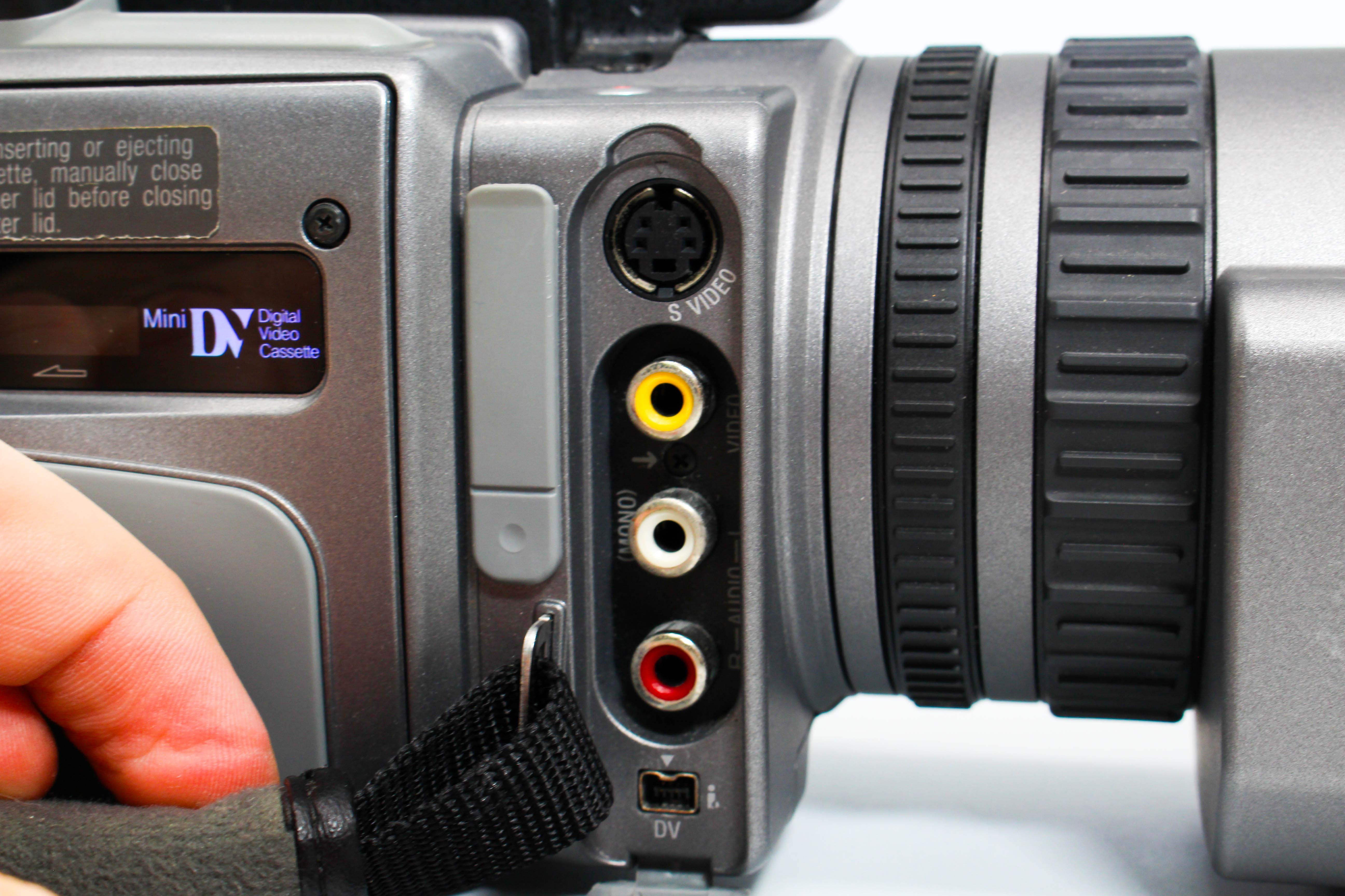 Sony DCR-VX2100E MiniDV Video Handycam Camcorder Camera - Tested Bundle Excellent