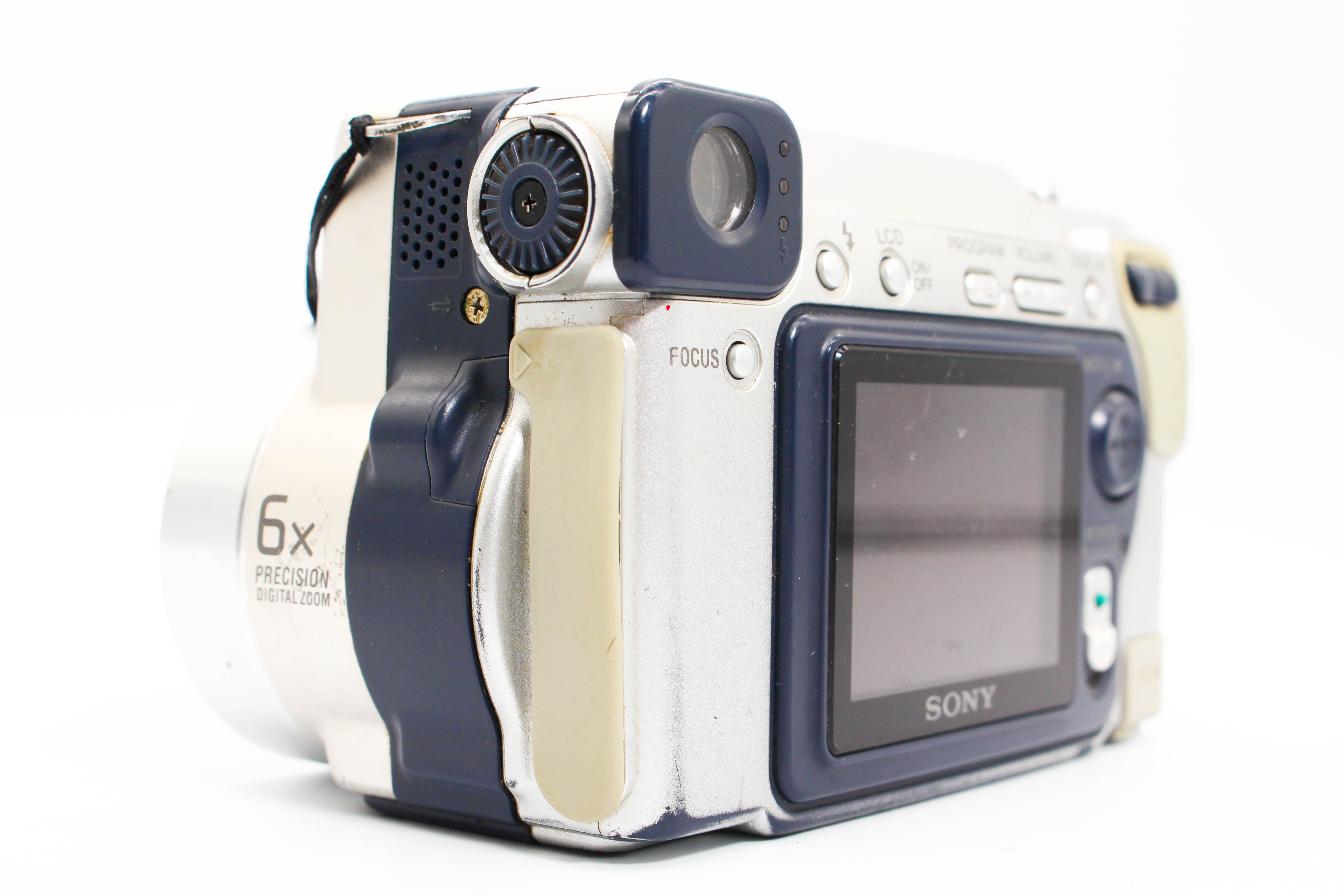 Sony Cybershot DSC-S70 Retro Digital Camera Digicam - Tested Bundle Good