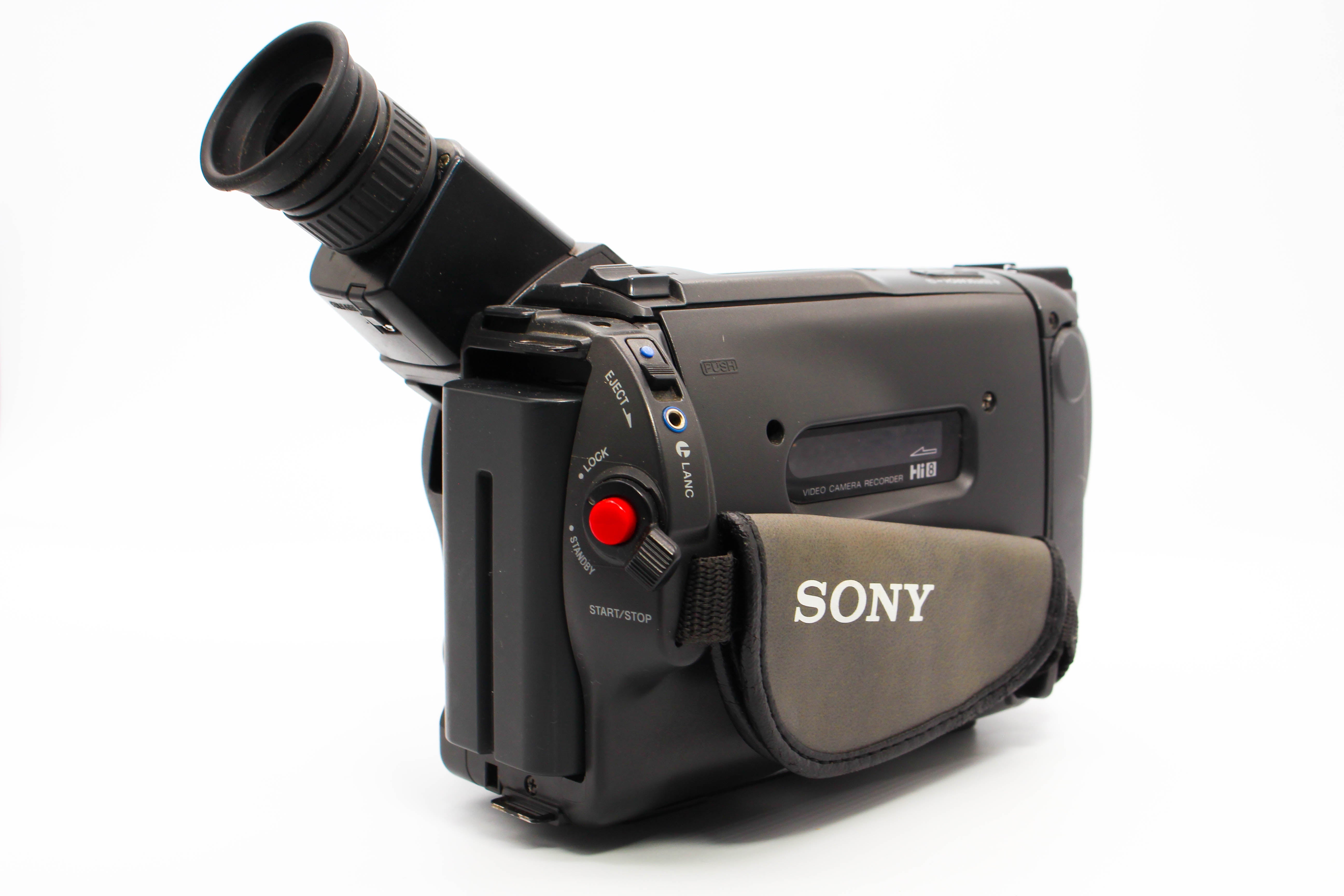 Sony CCD-TR810E Hi8 Video8 8mm Handycam Camcorder Camera - Tested Bundle Good