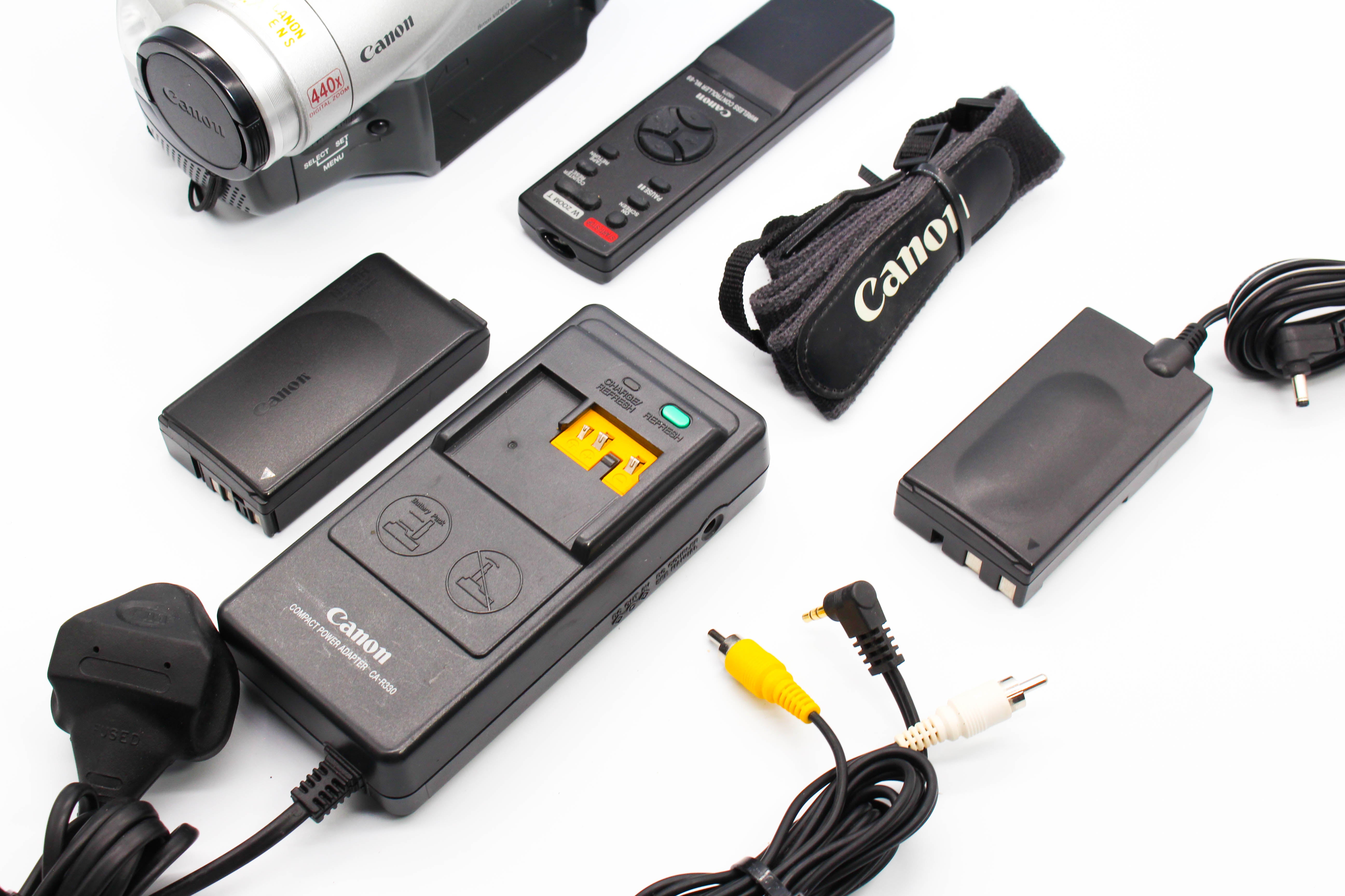 Canon UC8000E Video8 8mm Handycam Video Camcorder Camera - Tested Bundle Excellent