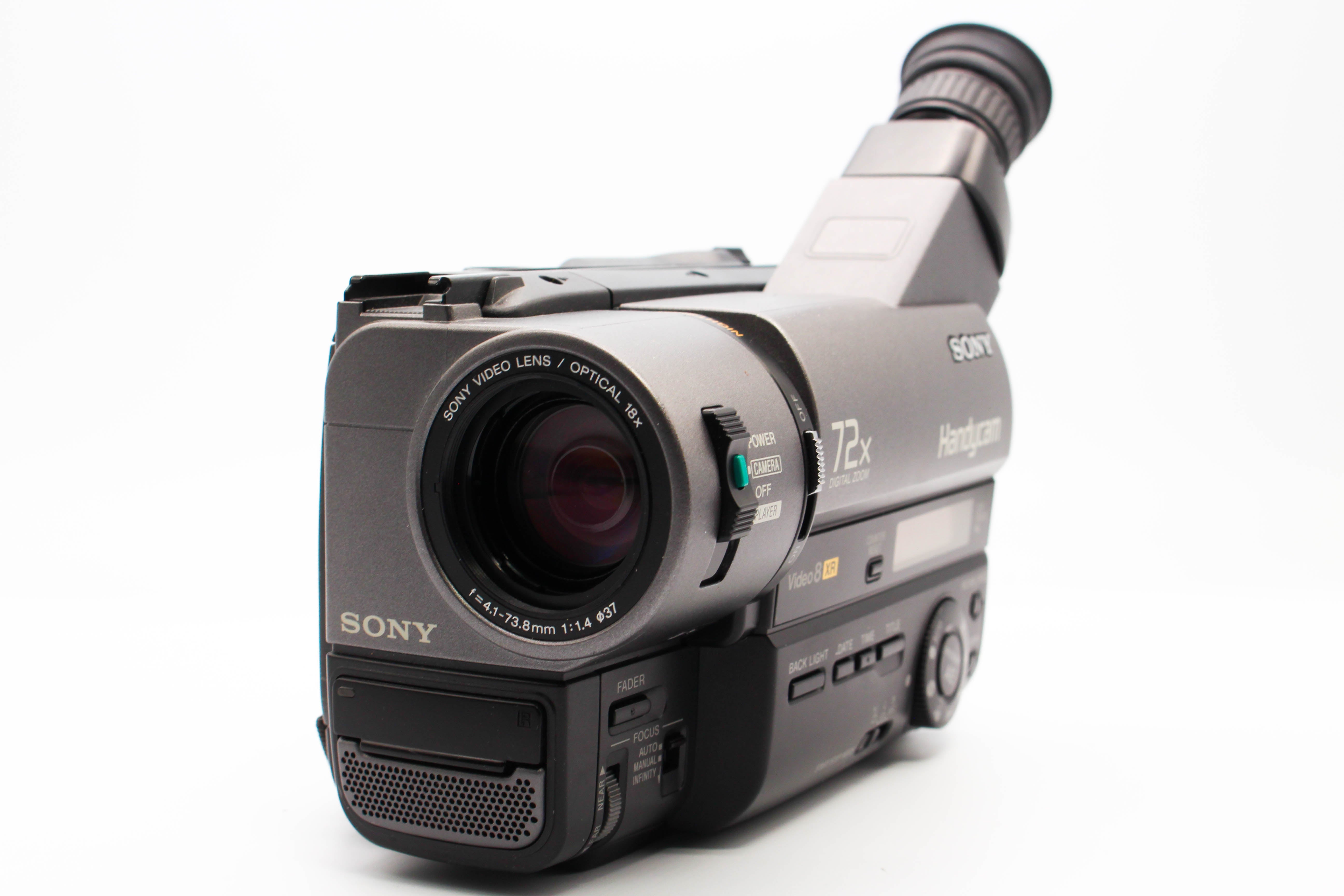 Sony CCD-TRV511E Video8 8mm Handycam Video Camcorder Camera - Tested Bundle Excellent