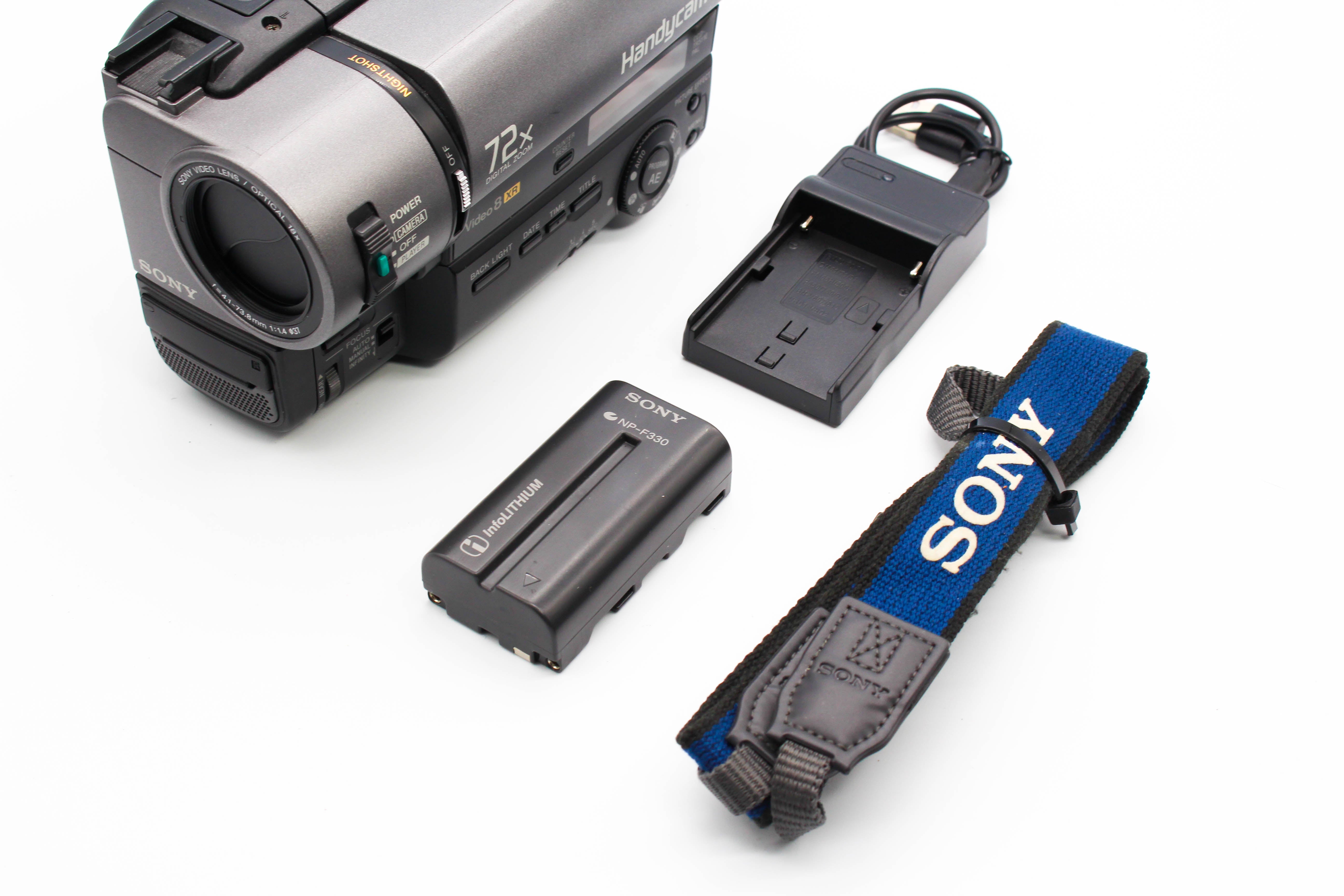 Sony CCD-TRV511E Video8 8mm Handycam Video Camcorder Camera - Tested Bundle Excellent