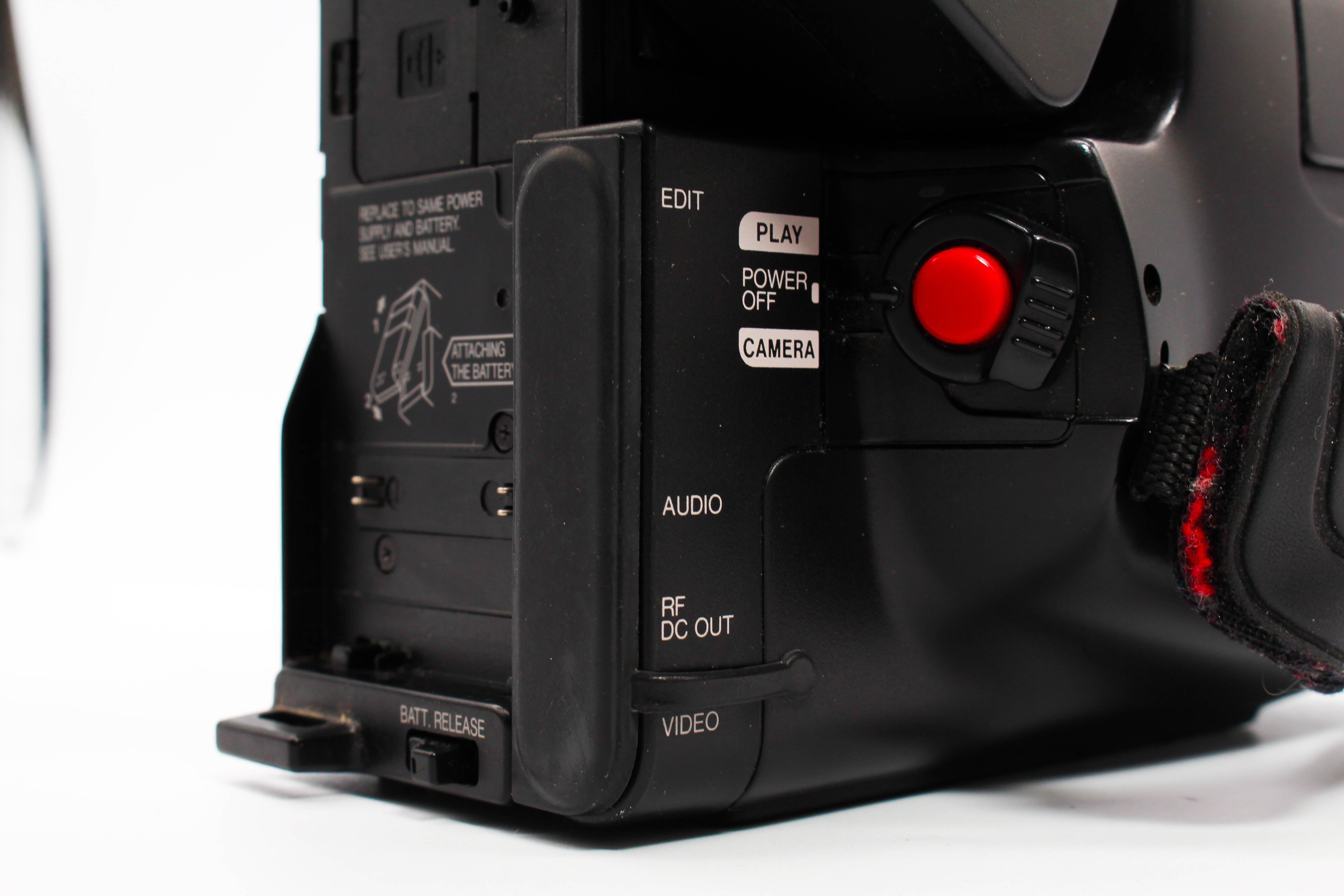 JVC GR-AX260EG VHS-C VHS Handycam Camcorder Camera - Tested Bundle Excellent