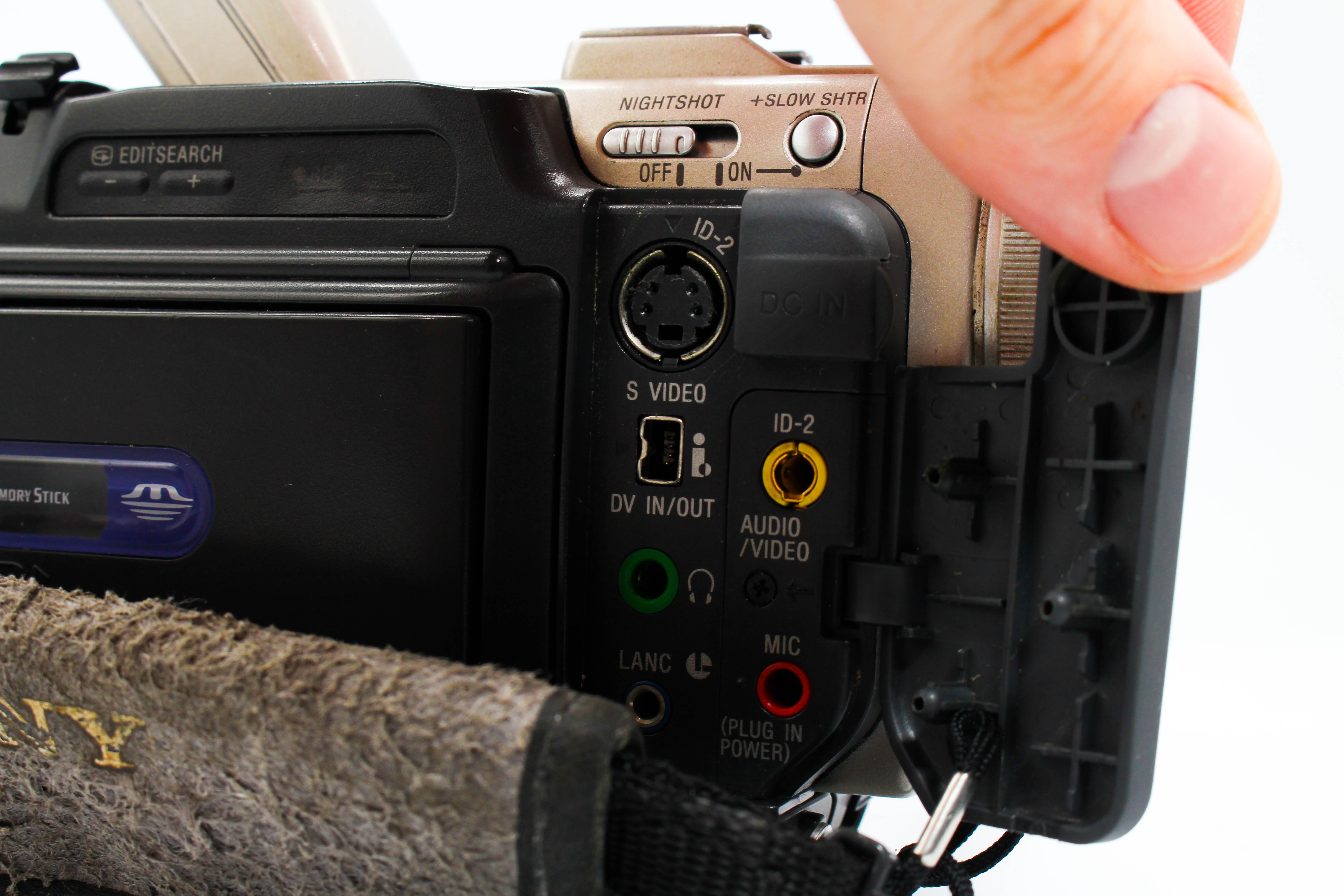 Sony DCR-TRV10 NTSC MiniDV Tape Handycam Camcorder Camera - Tested Bundle