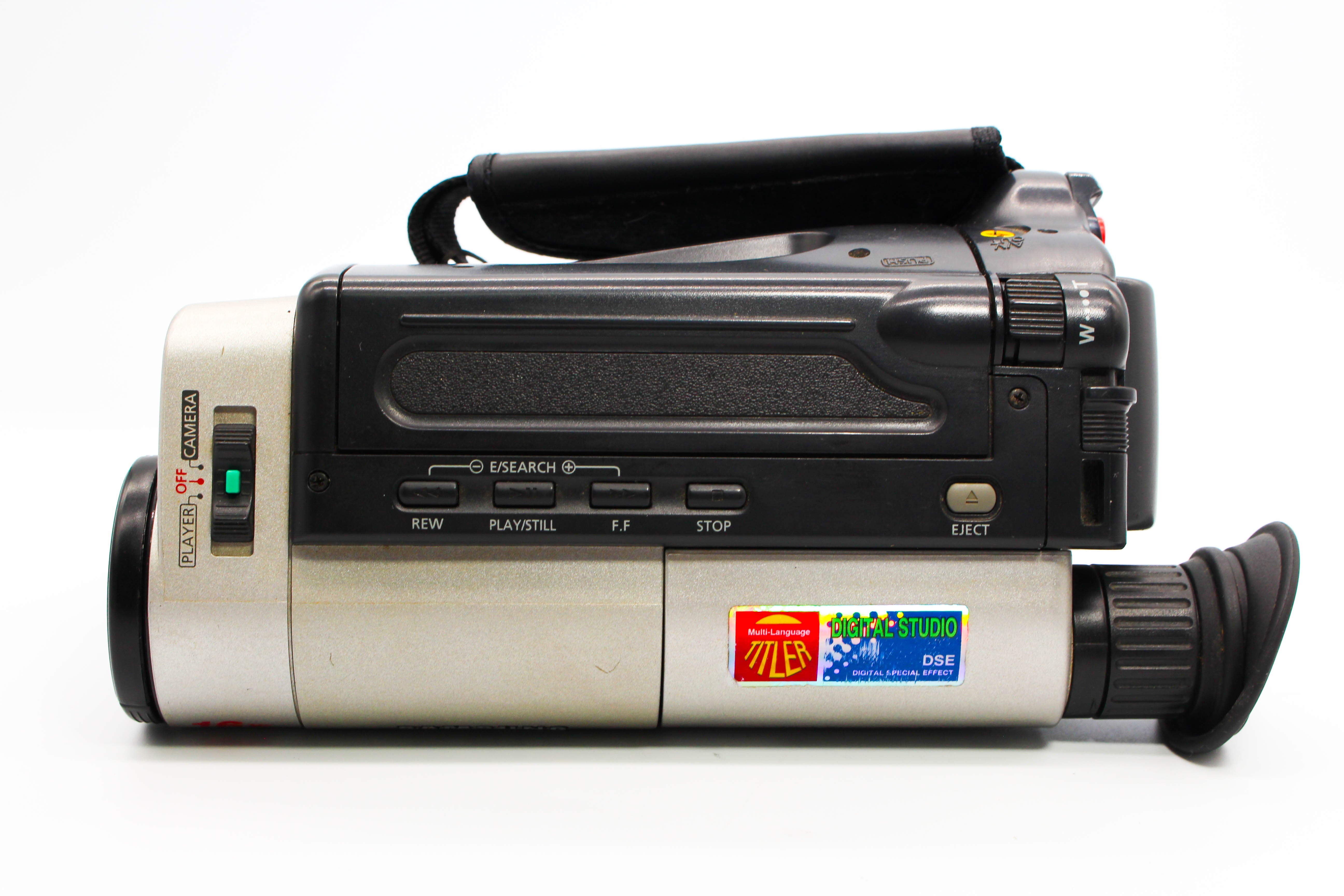 Samsung VP-A30 Video8 8mm Handycam Video Camcorder Camera - Tested Bundle Excellent