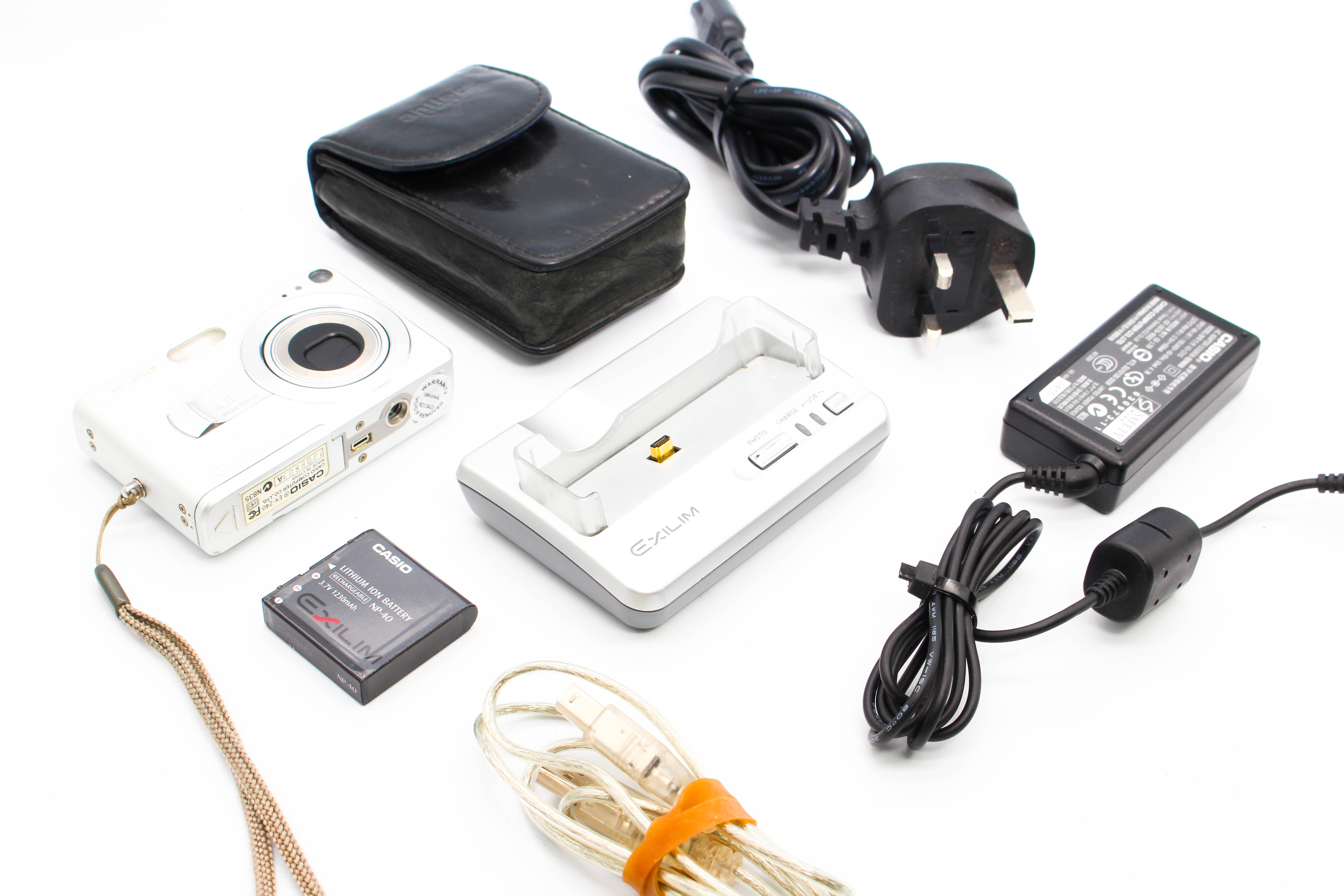 Casio EXILM EX-Z40 Digital Retro Photo Digital Camera Digicam - Tested Bundle Good