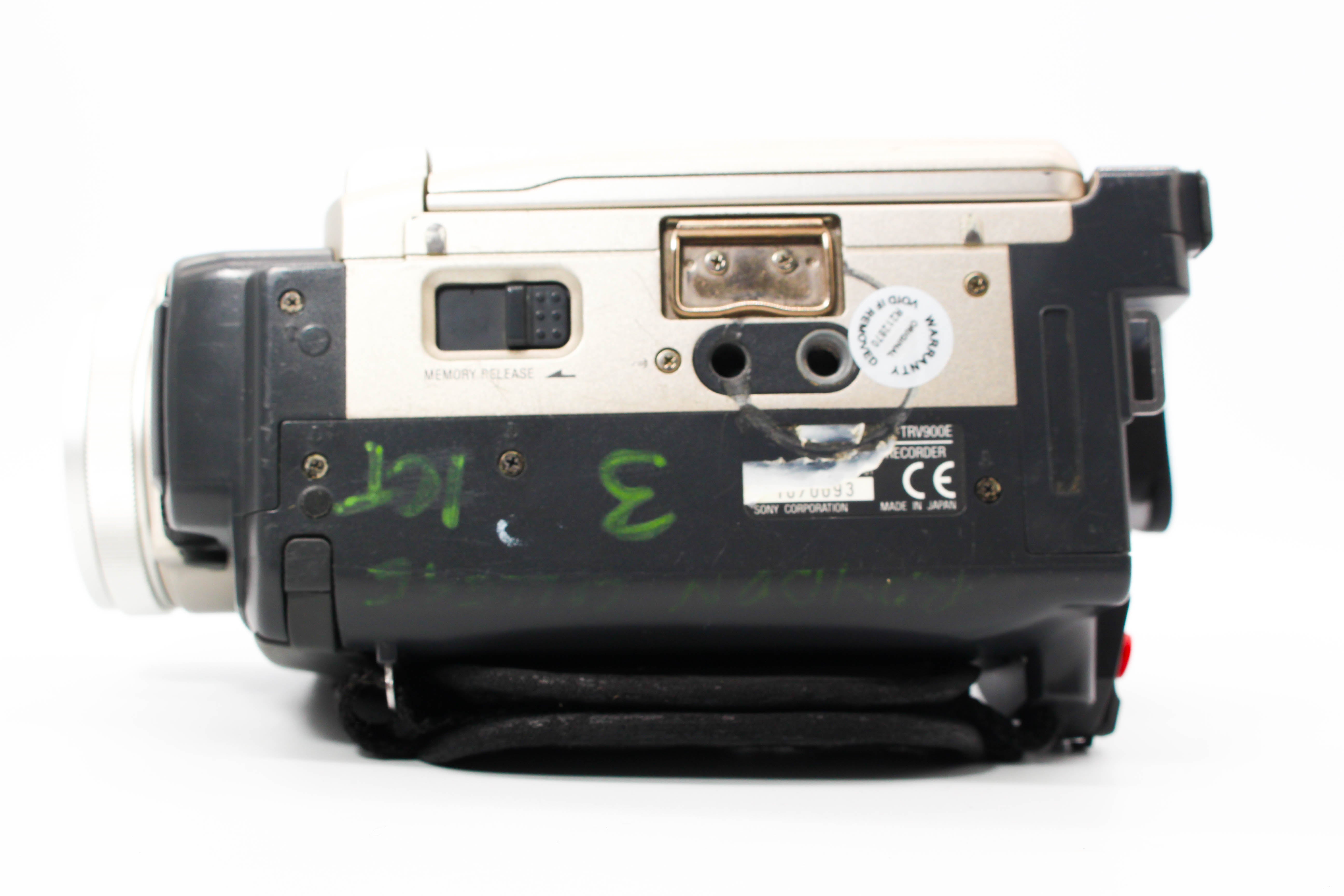 Sony DCR-TRV900E MiniDV Handycam Tape Digital Video Camcorder (Read) - Tested Bundle