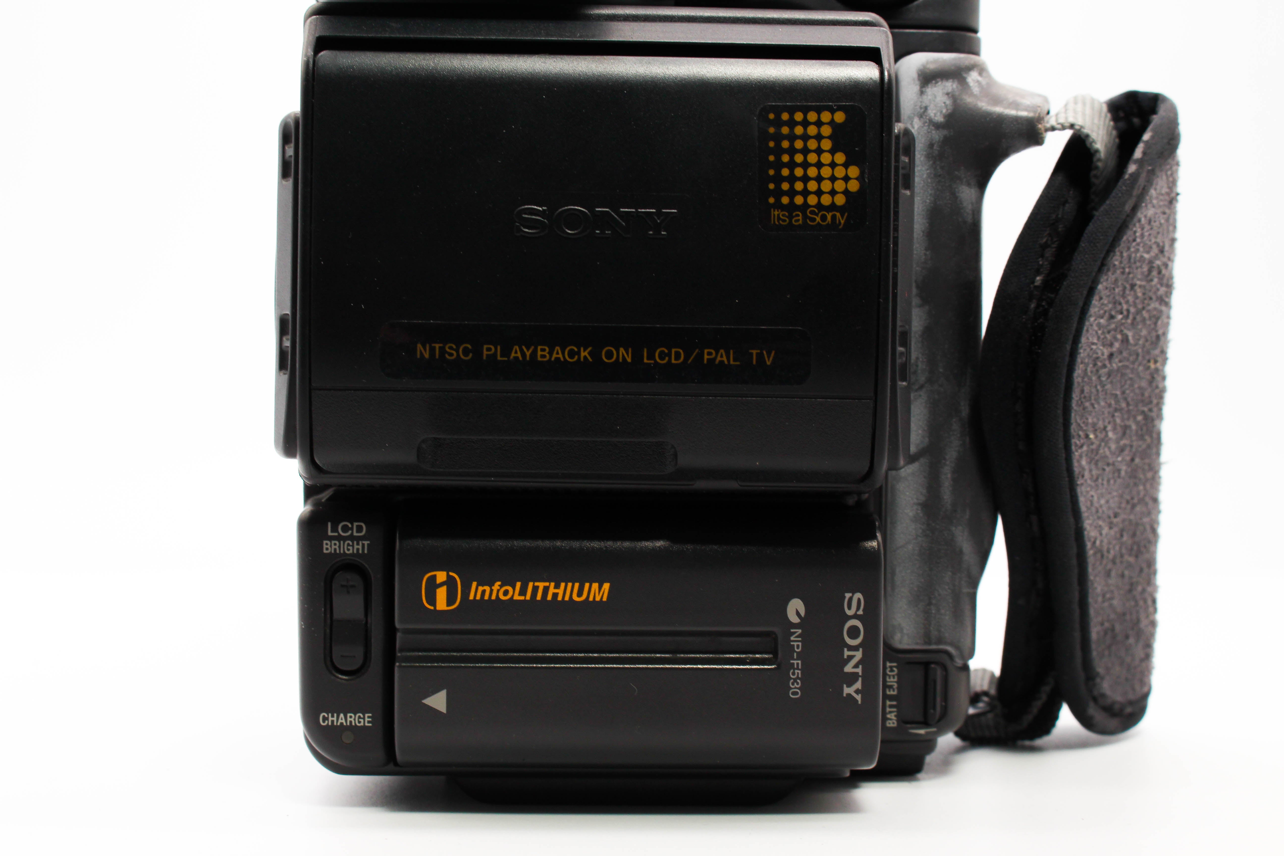 Sony CCD-SC6E Video8 8mm Handycam Video Camcorder Camera - Tested Bundle