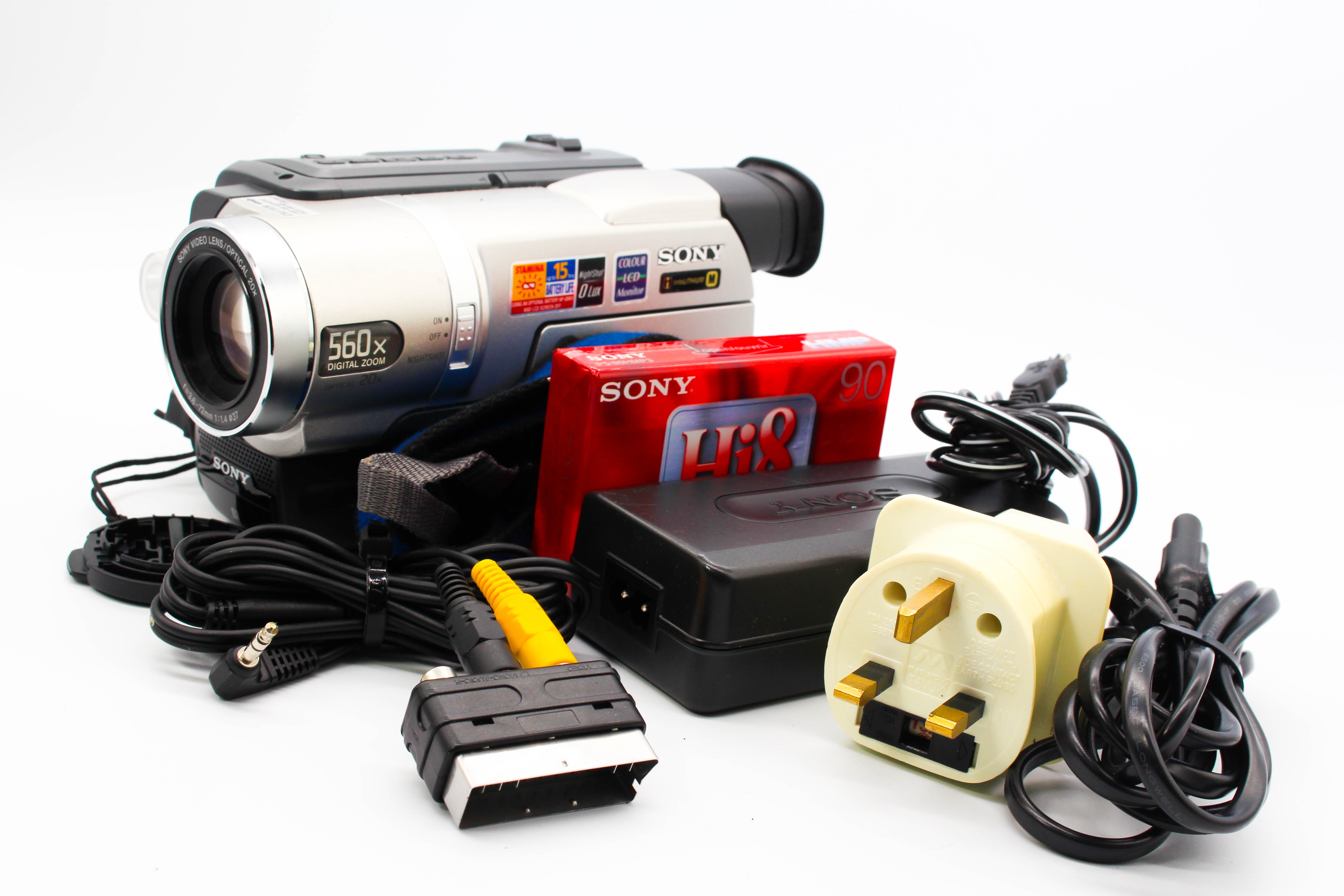 Sony CCD-TRV208E Hi8 Analog Camcorder Handycam Video Camera - Tested Bundle Good