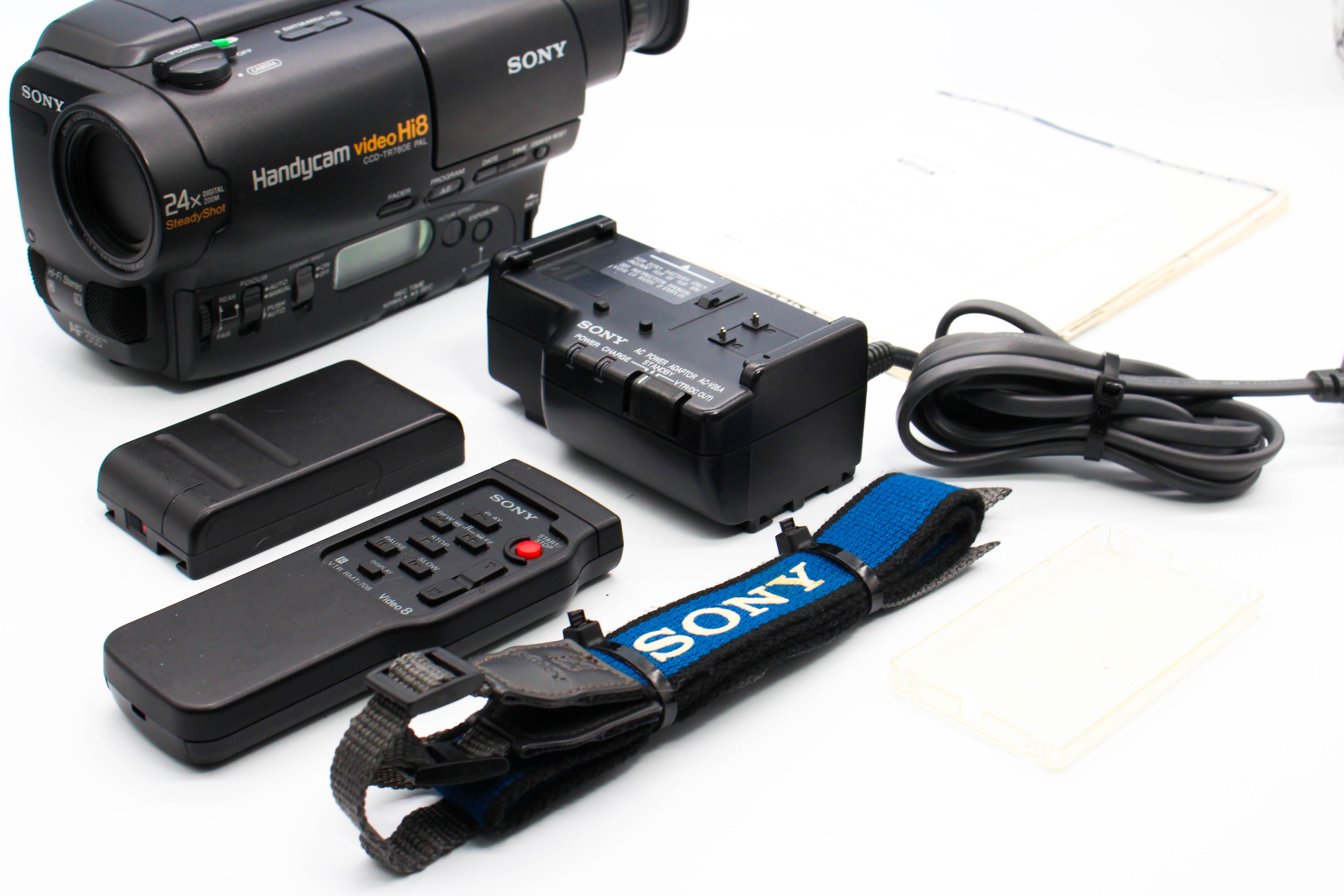 Sony CCD-TR780E Hi8 8mm Handycam Camera Analog Video Camcorder - Tested Bundle Excellent