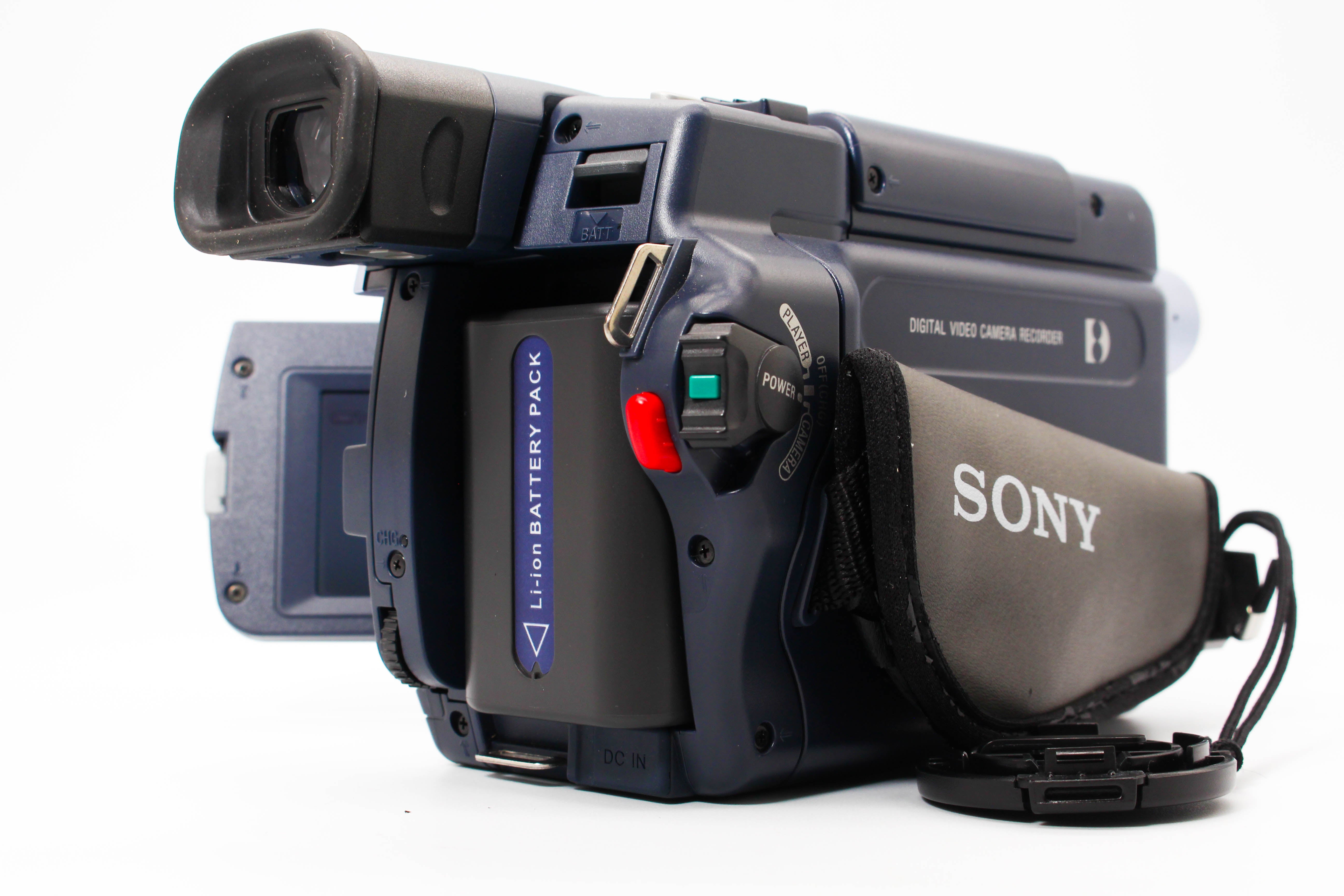 Sony DCR-TRV245E Digital8 Hi8 Video8 Handycam Tape Digital Video Camcorder - Tested Bundle Excellent