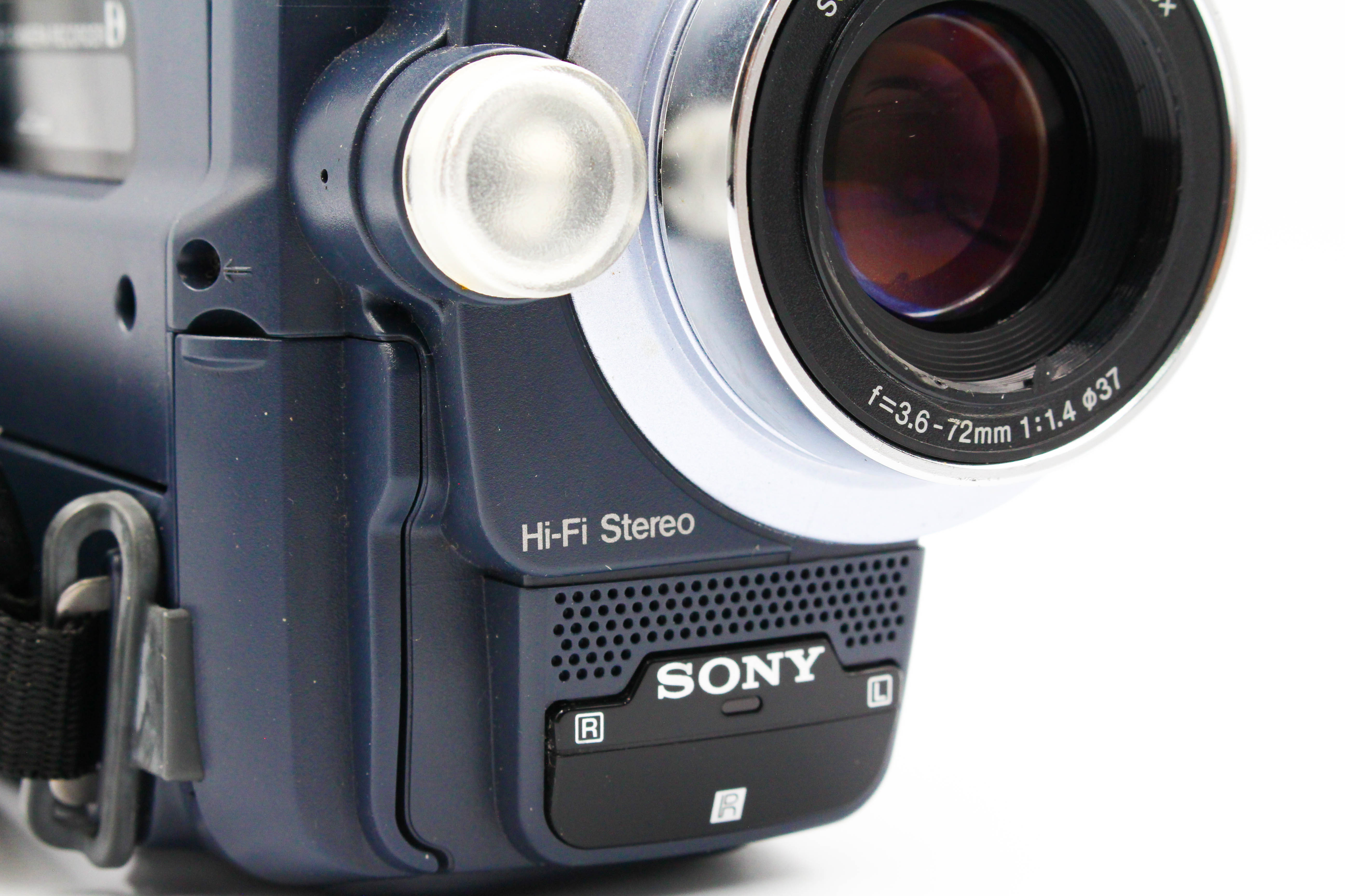Sony DCR-TRV140E Digital8 Camcorder Digital Video Camera