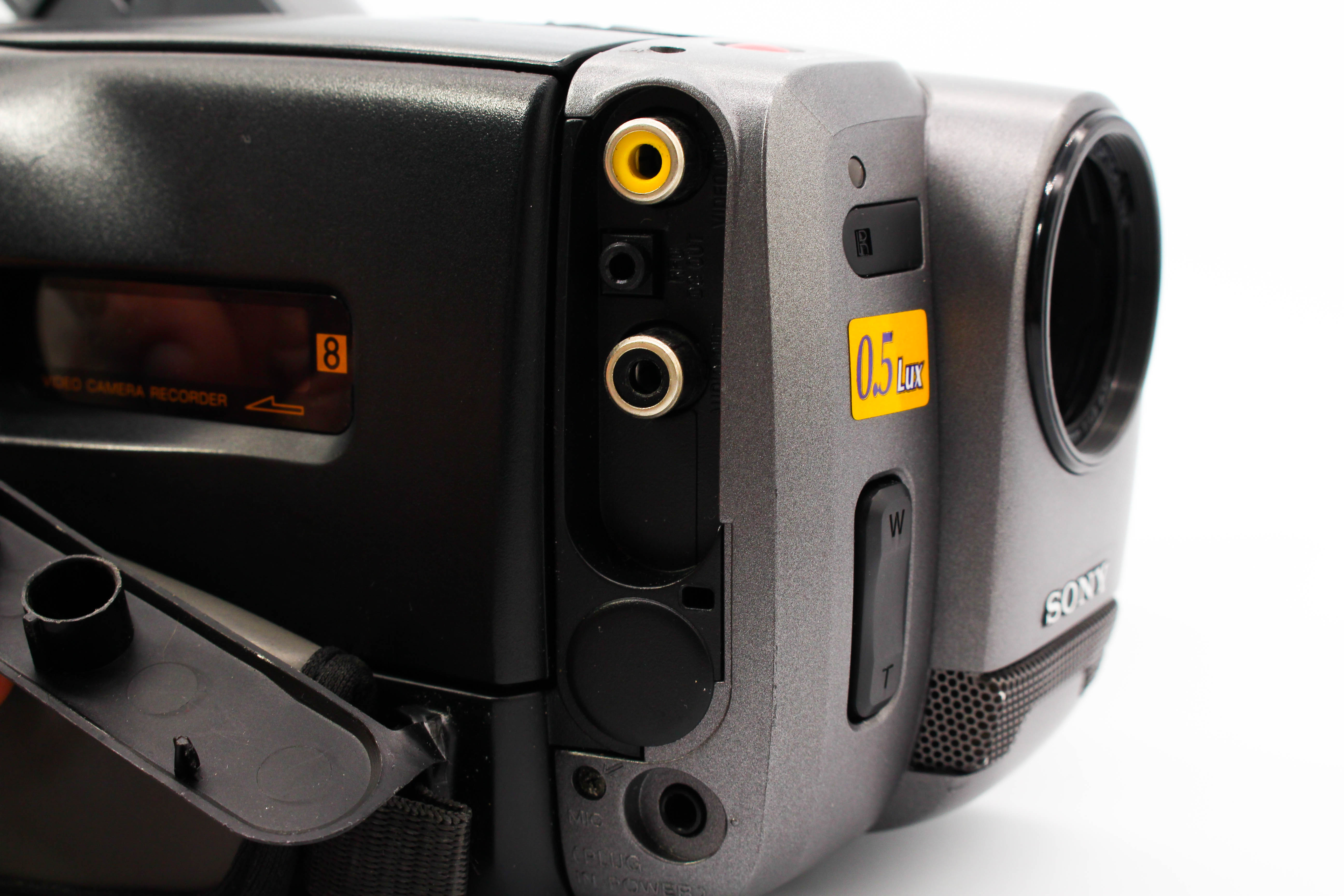 Sony CCD-TRV10E Video8 8mm Handycam Camcorder Camera - Tested Bundle Excellent
