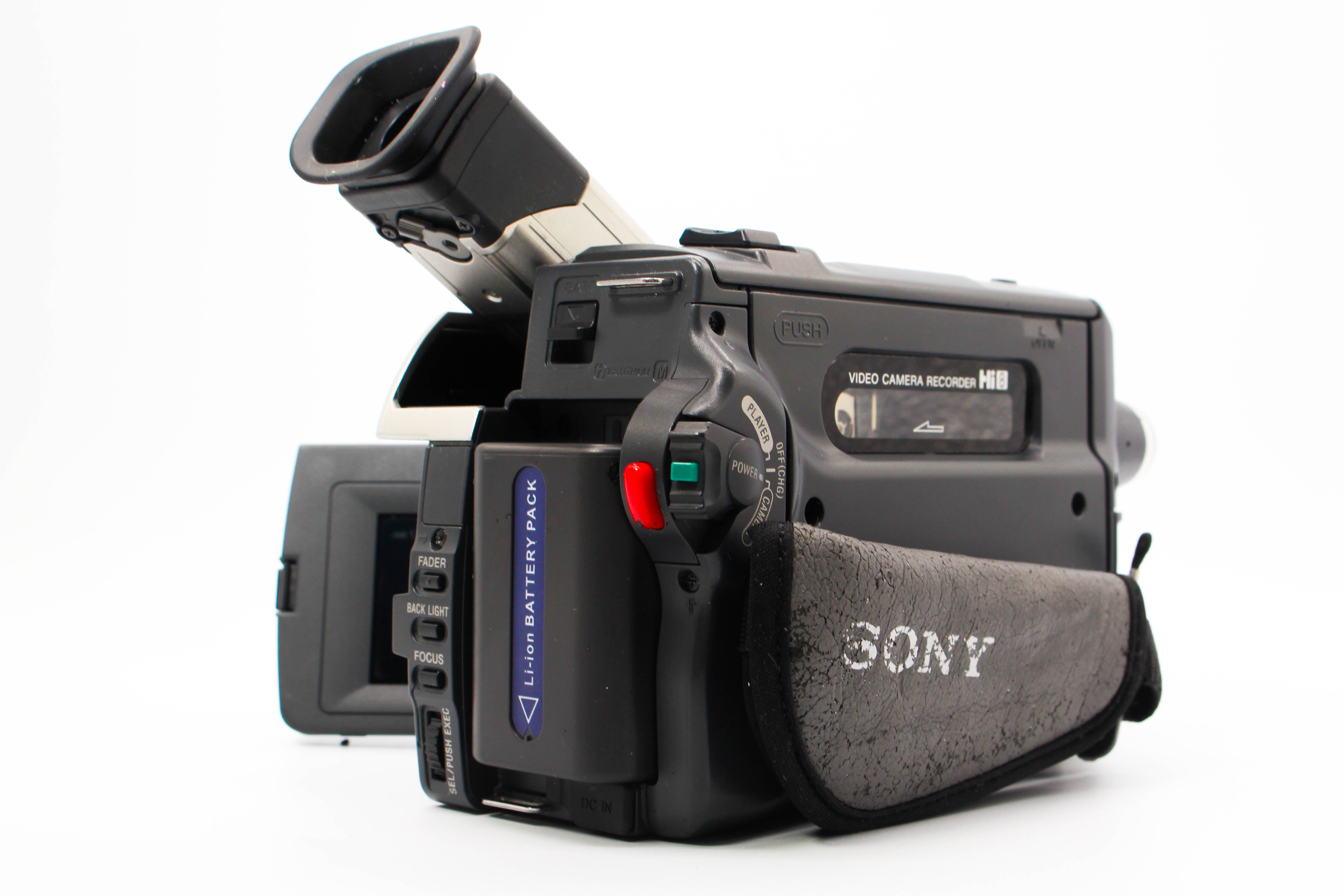 Sony CCD-TRV208E Hi8 Video8 8mm Handycam Camcorder Camera - Tested Bundle Good