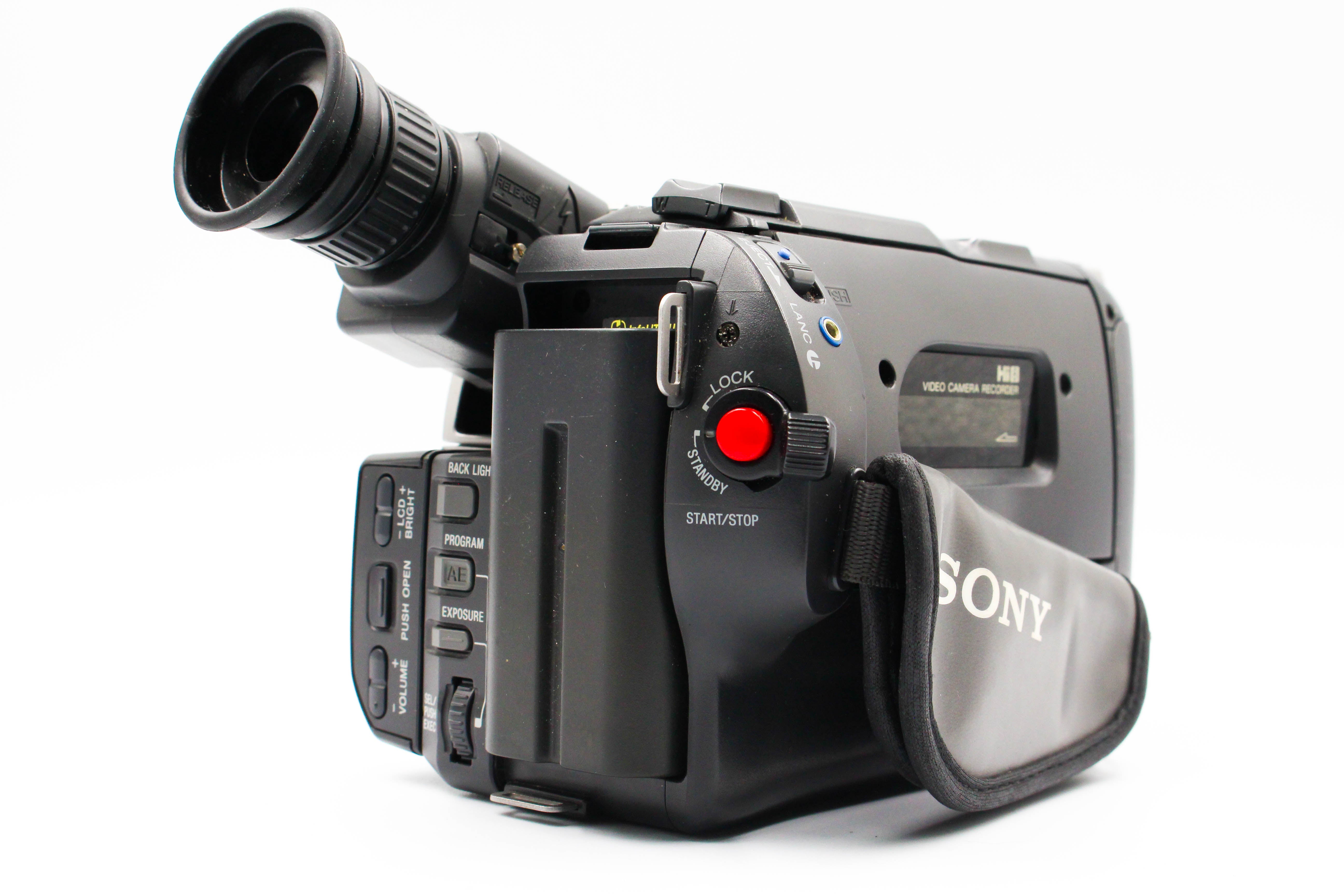 Sony CCD-TRV64E Hi8 Handycam Retro Video Camera Camcorder - Tested Bundle Excellent