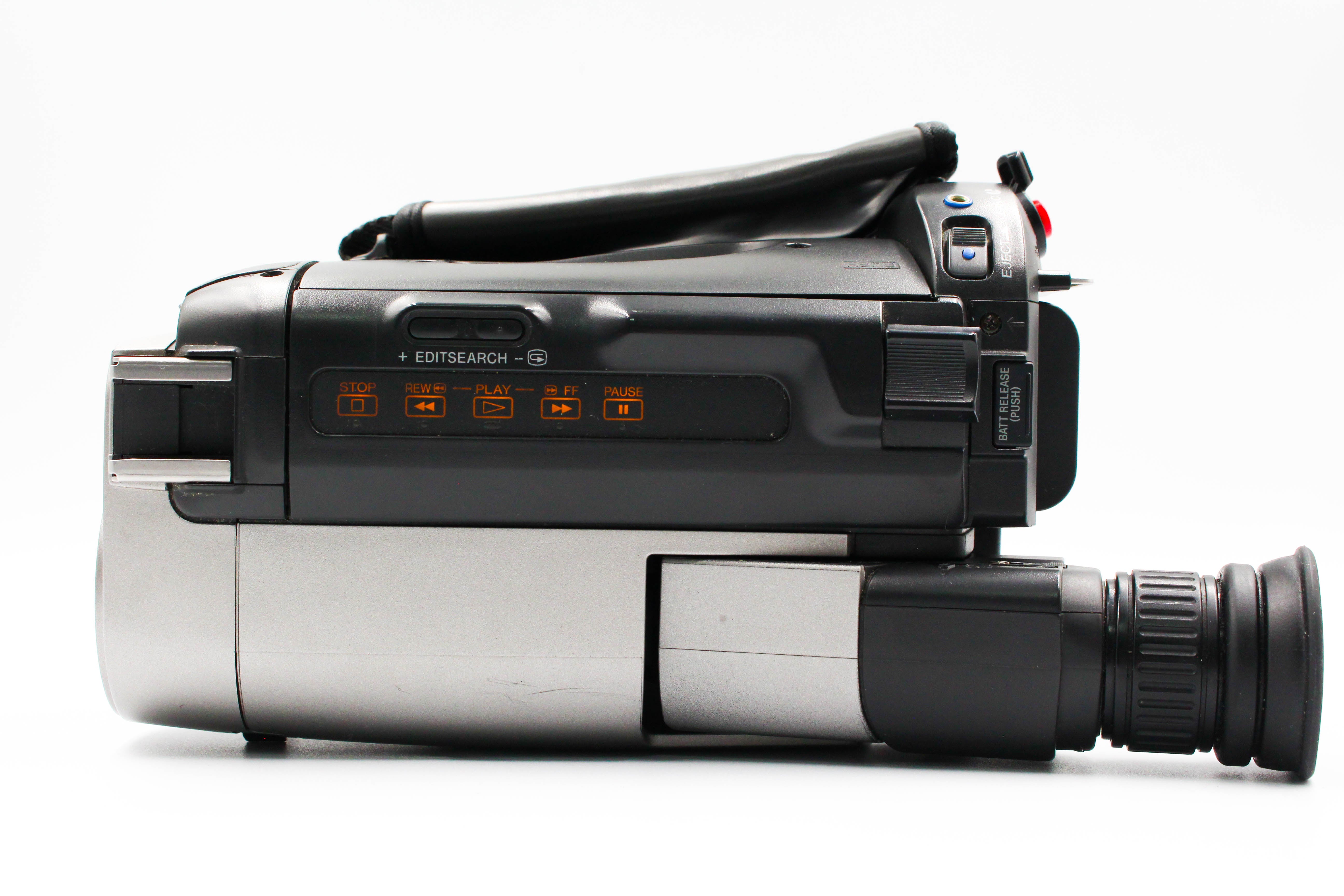 Sony CCD-TRV64E Hi8 Handycam Retro Video Camera Camcorder - Tested Bundle Excellent