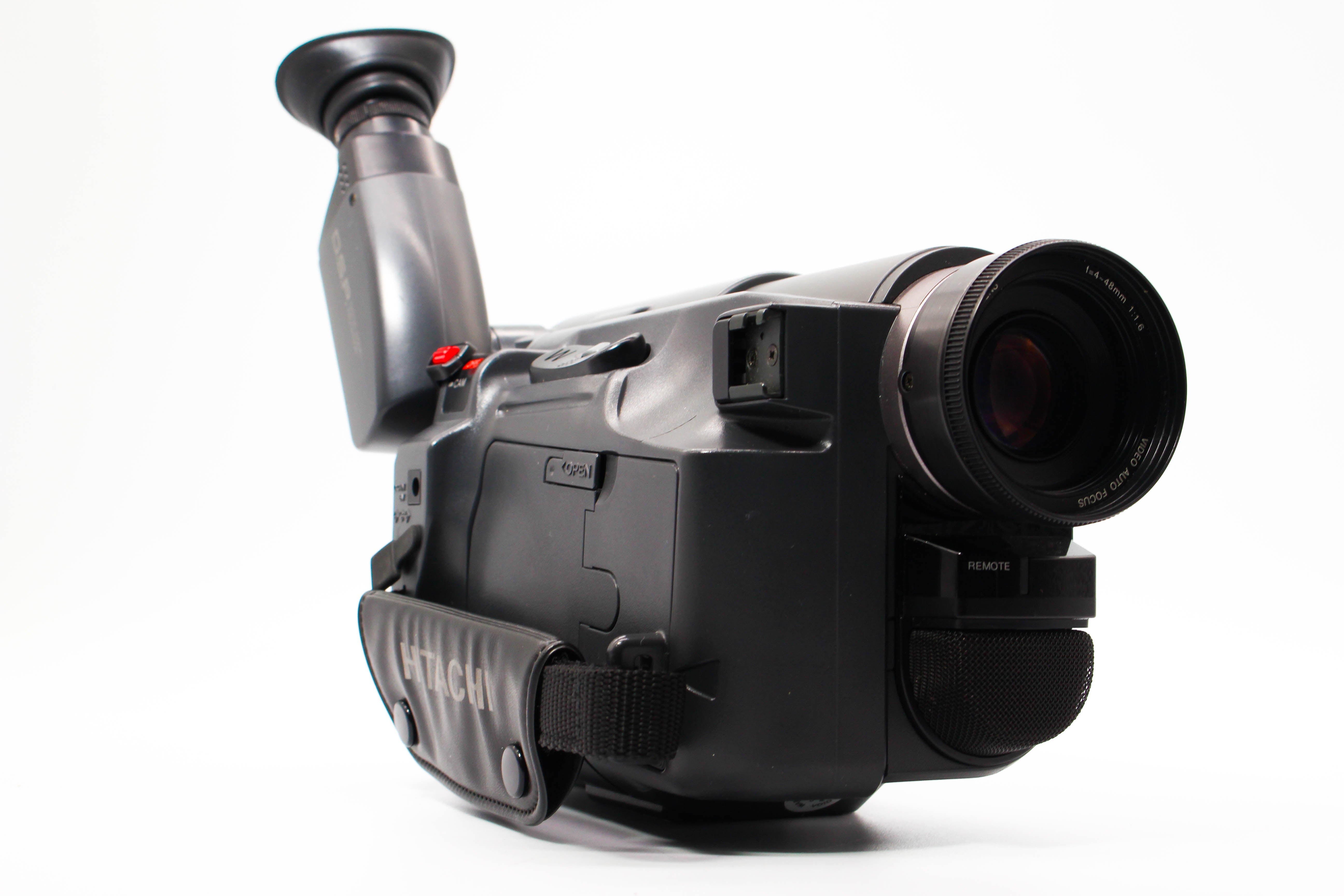 Hitachi VM-E110E Video8 8mm Handycam Camcorder Camera - Tested Bundle Excellent