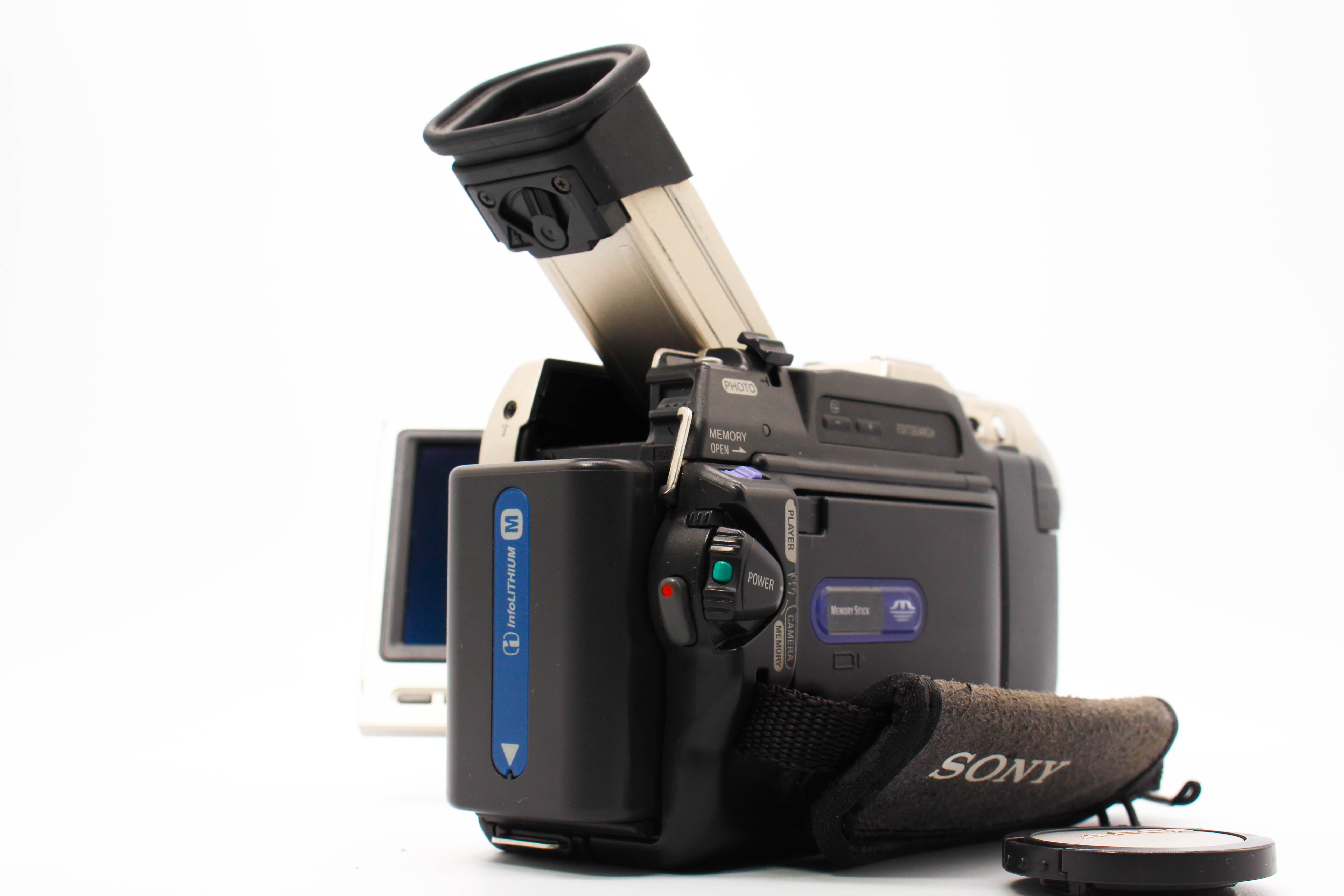 Sony DCR-TRV10E MiniDV Video Handycam Camcorder Camera - Tested Bundle Excellent