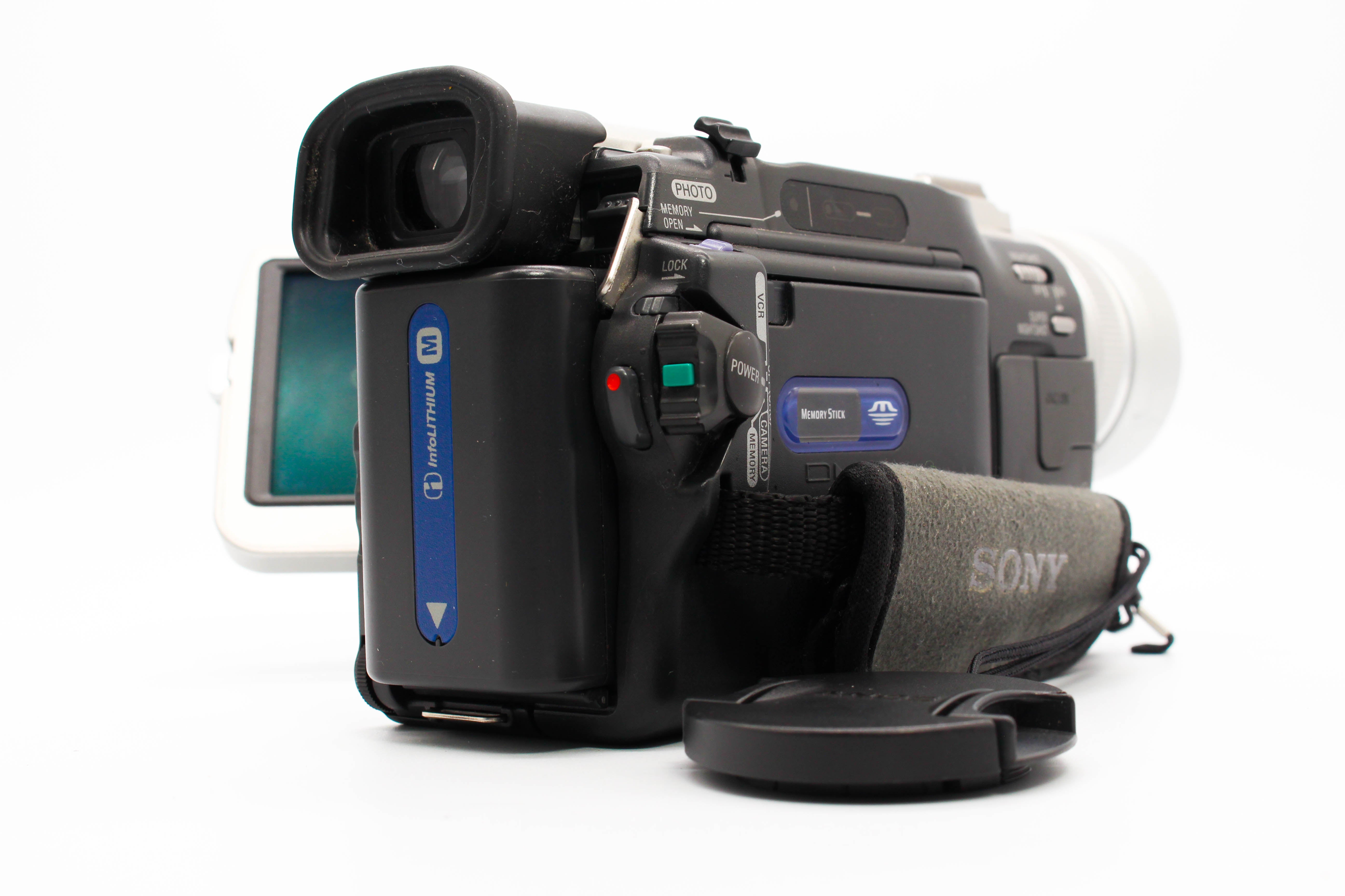 Sony DCR-TRV20E MiniDV Digital Video Handycam Camcorder - Tested Bundle Good