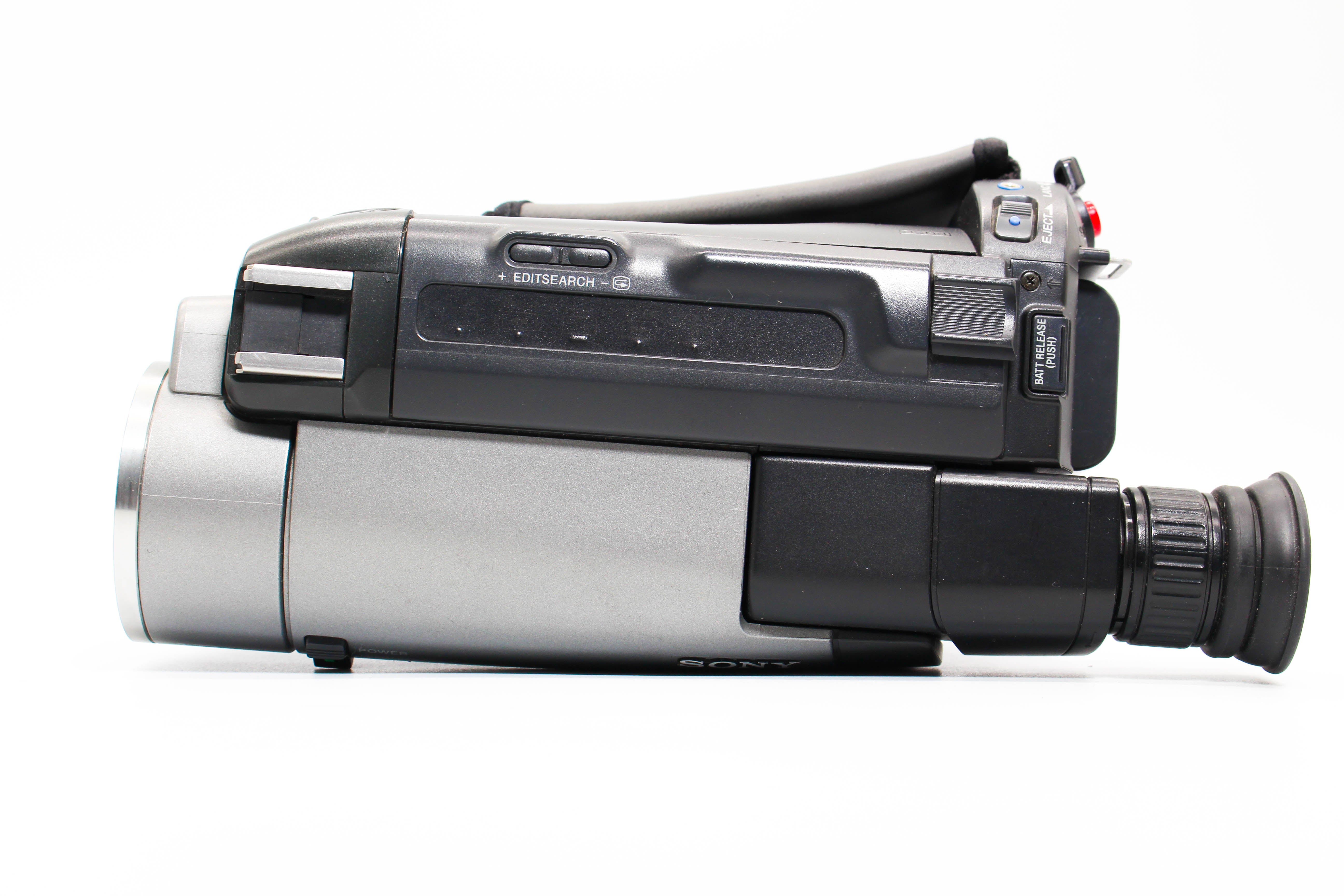 Sony CCD-TR1100E Hi8 Video8 8mm Handycam Camcorder Camera - Tested Bundle Excellent