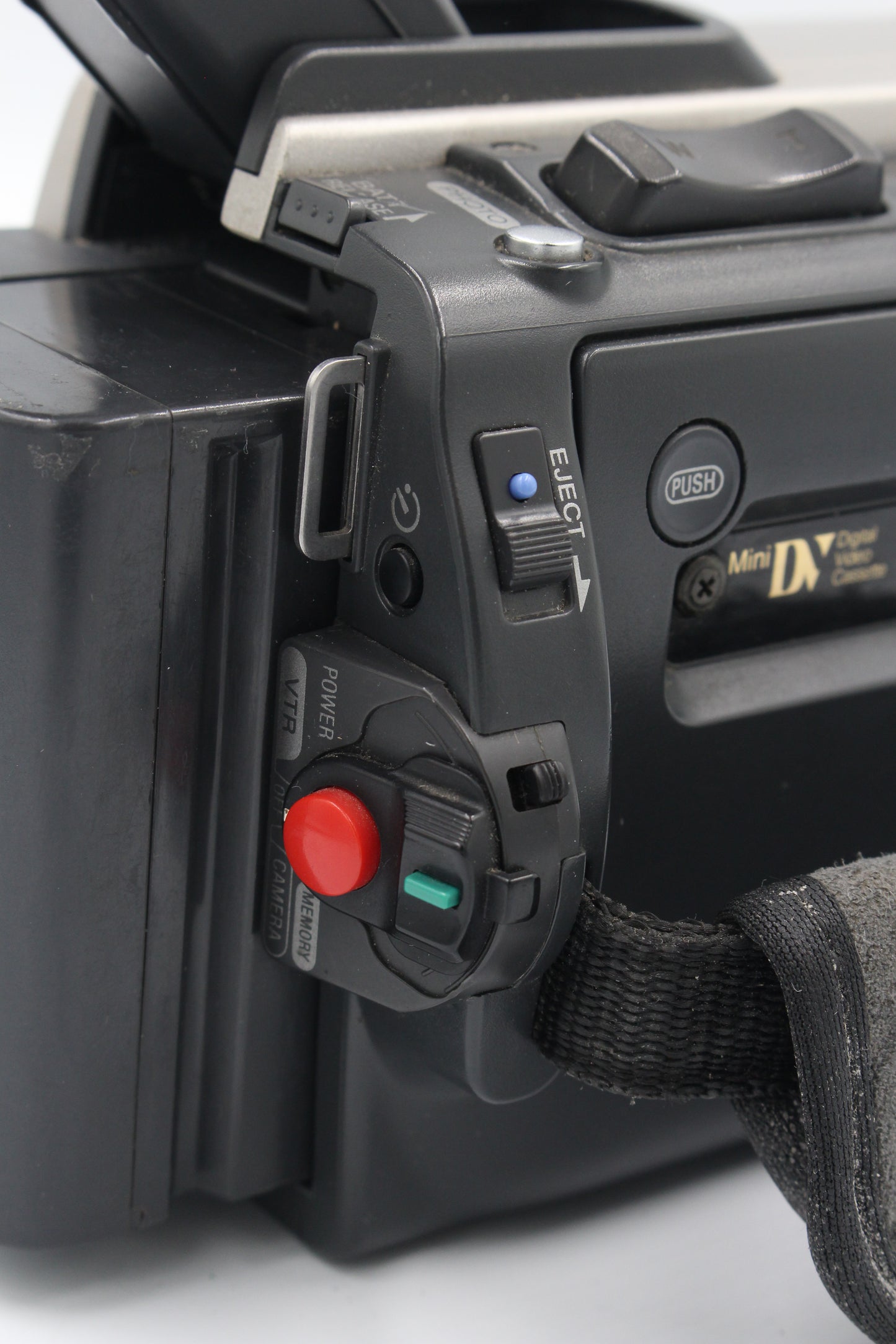 Sony DCR-TRV900E PAL MiniDV Digital Video Camera Camcorder