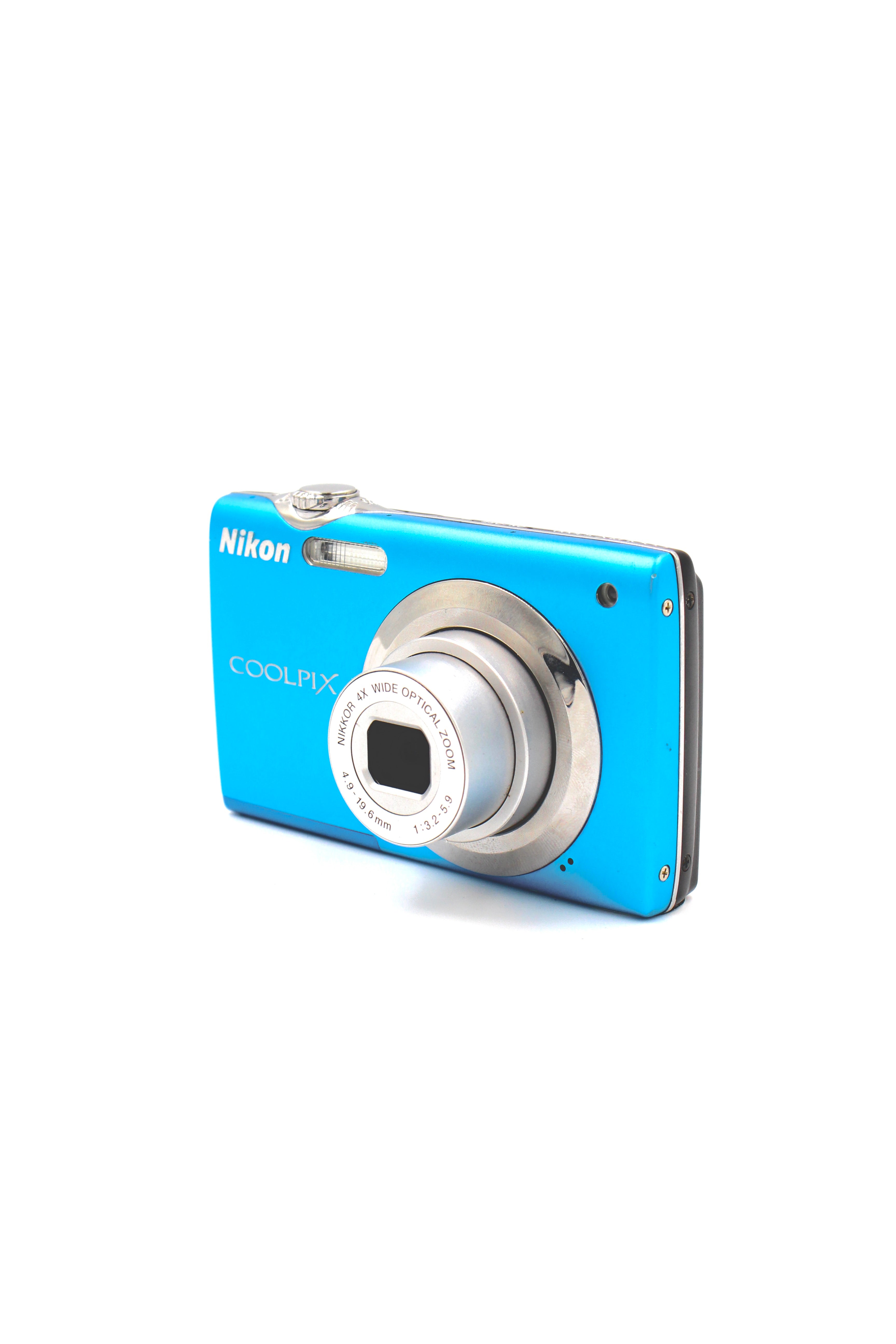 Nikon Coolpix S3000 Compact Digital Retro Camera