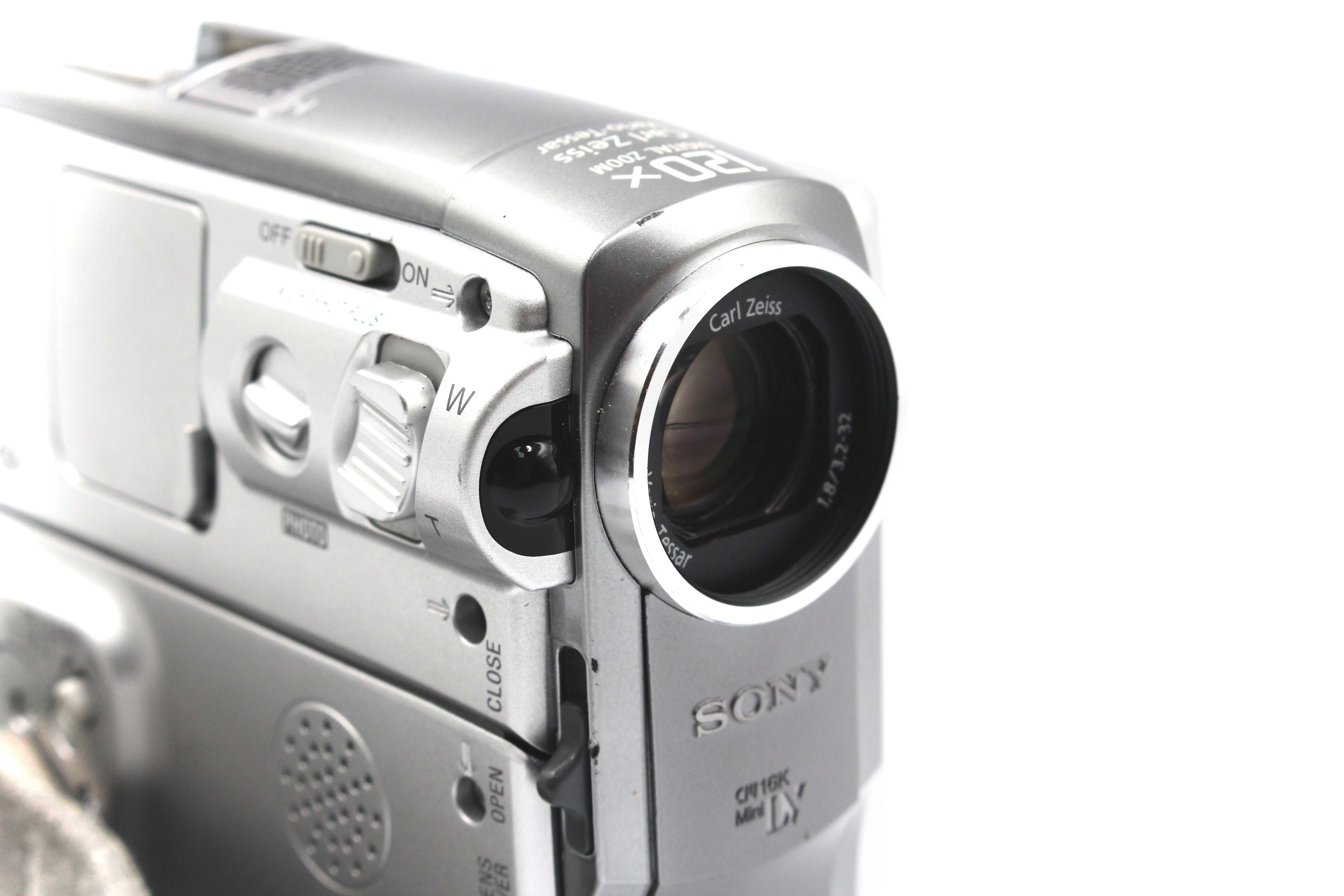 Sony DCR-PC109E MiniDV Handycam Digital Video Camcorder Camera - Tested Bundle Excellent
