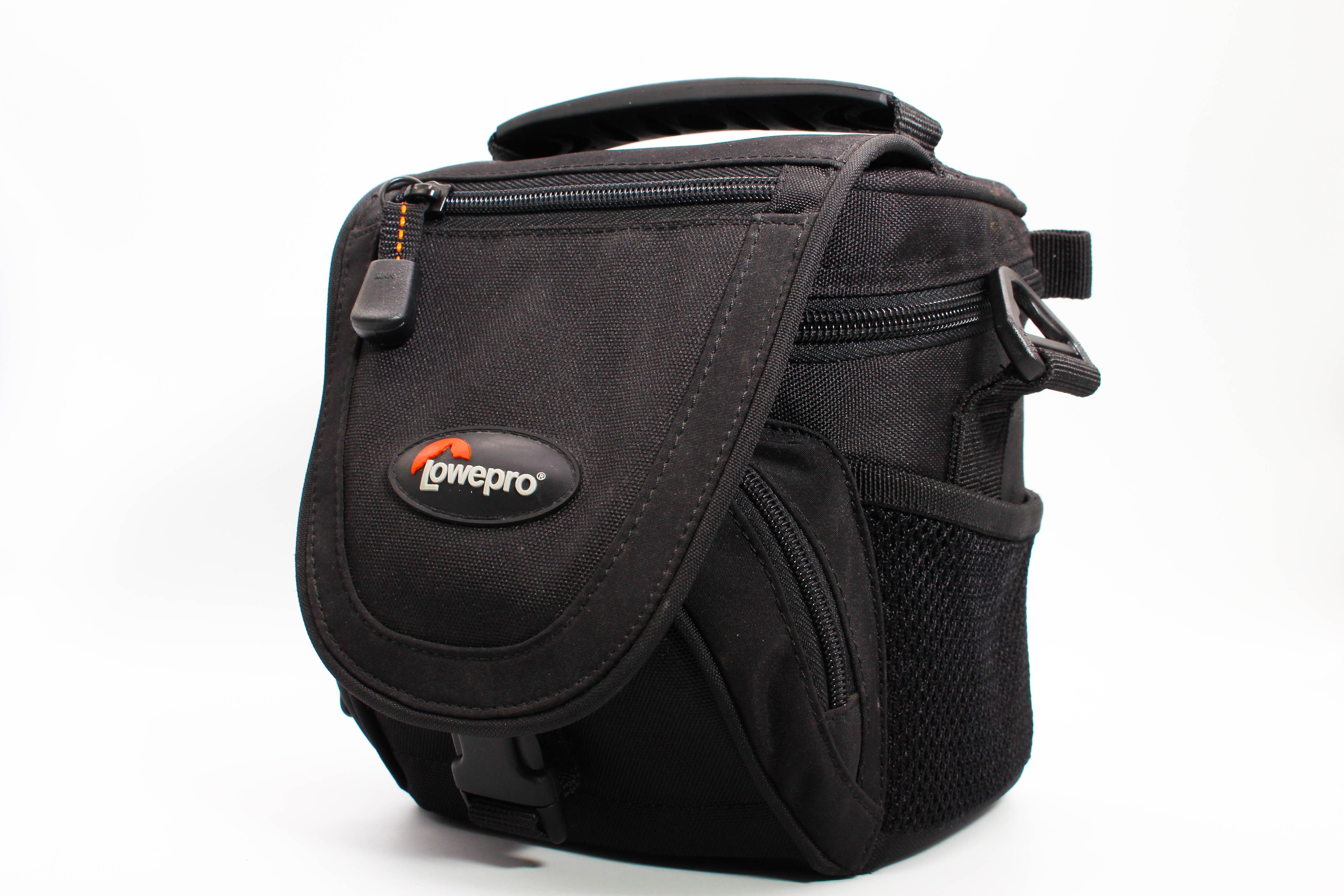 Lowepro Nova Micro AW Small Camera Carry Pouch Bag For Camcorders Digicam Compact Cameras Black - Excellent
