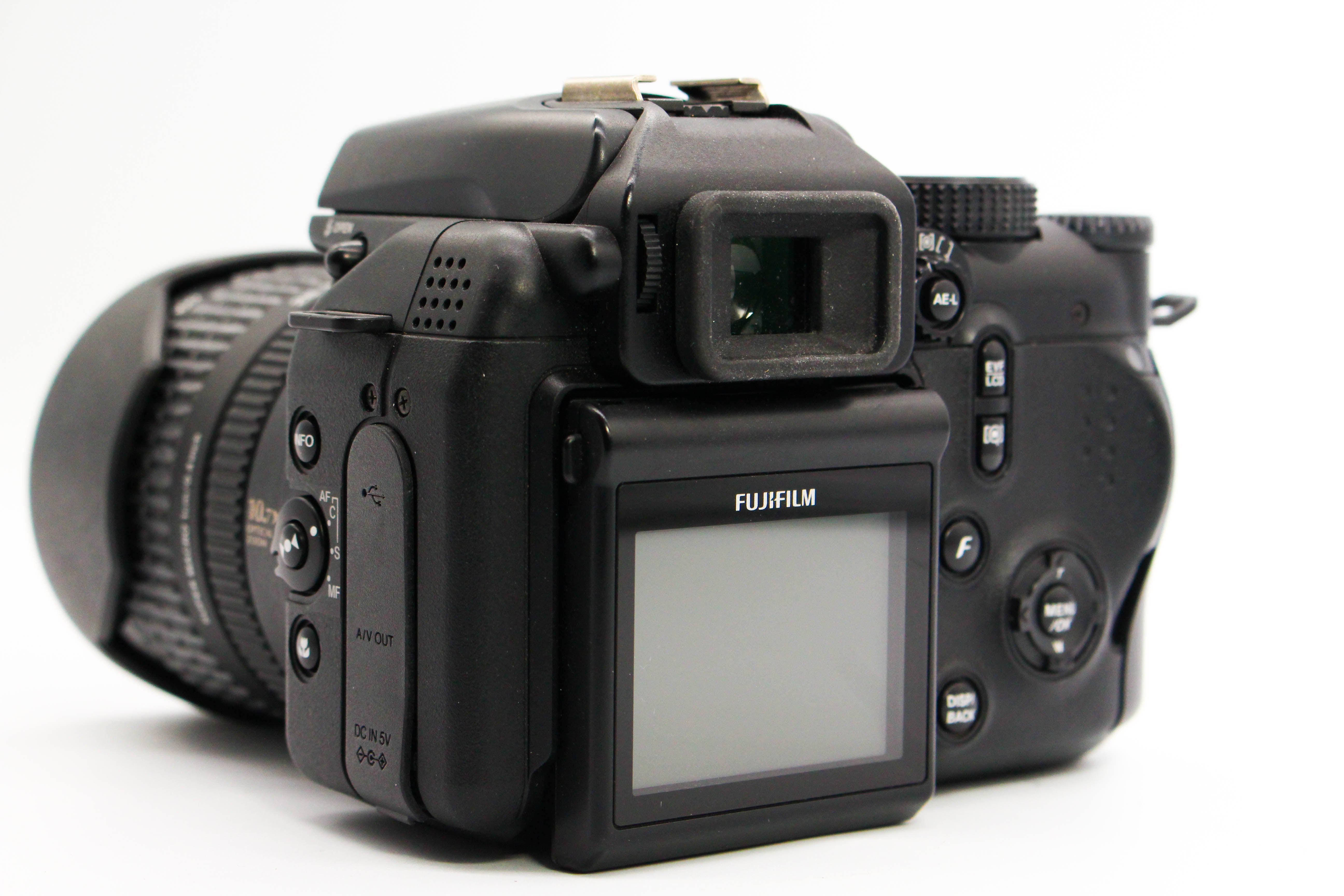 FujiFilm FinePix S9600 CF Card xD Picture Card Digital Retro Photo Video Camera Digicam - Tested Bundle Excellent