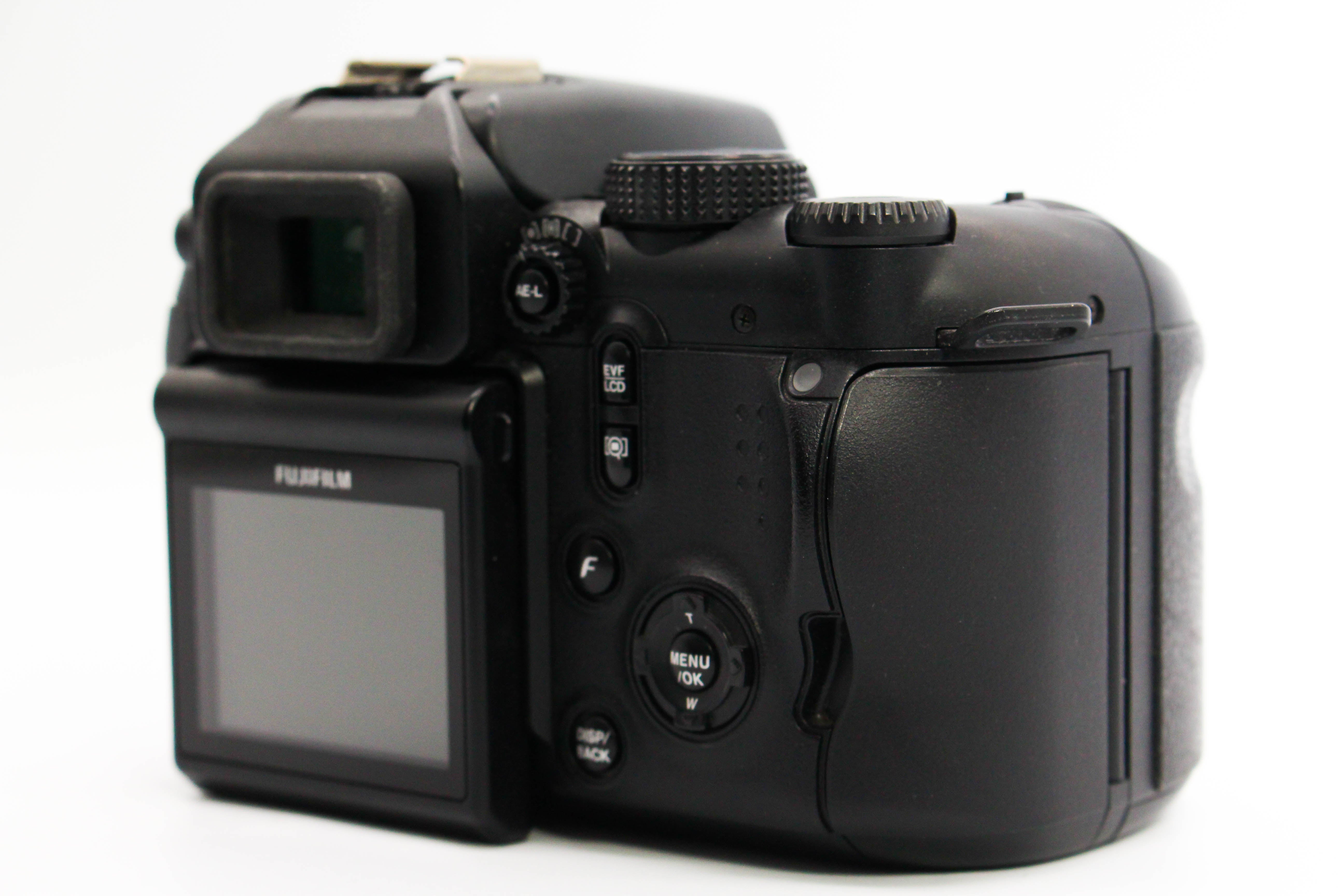 FujiFilm FinePix S9600 CF Card xD Picture Card Digital Retro Photo Video Camera Digicam - Tested Bundle Excellent