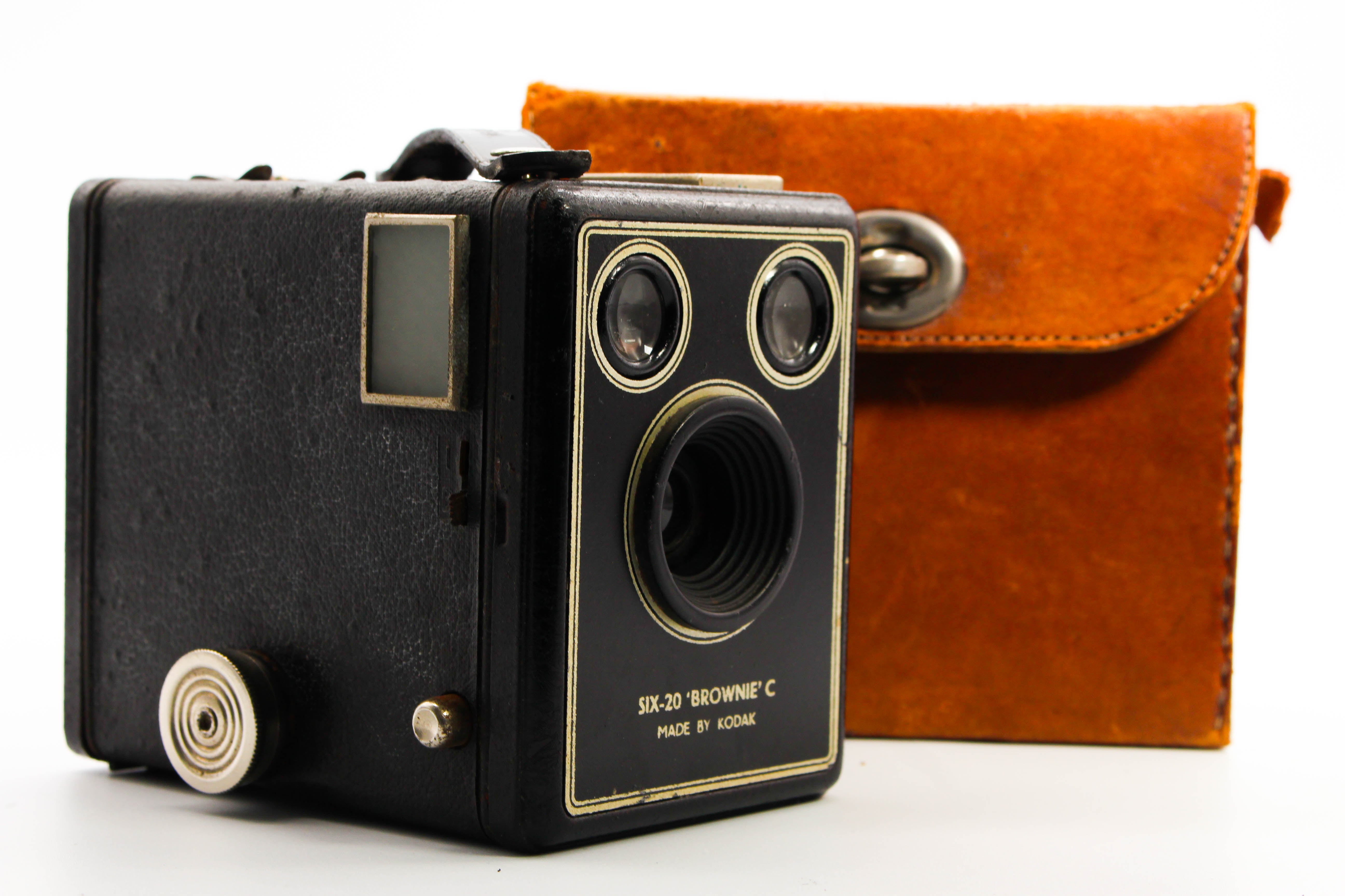 Kodak Six-20 'Brownie' C 620 Film Vintage Mechanical Film Camera - Tested Bundle