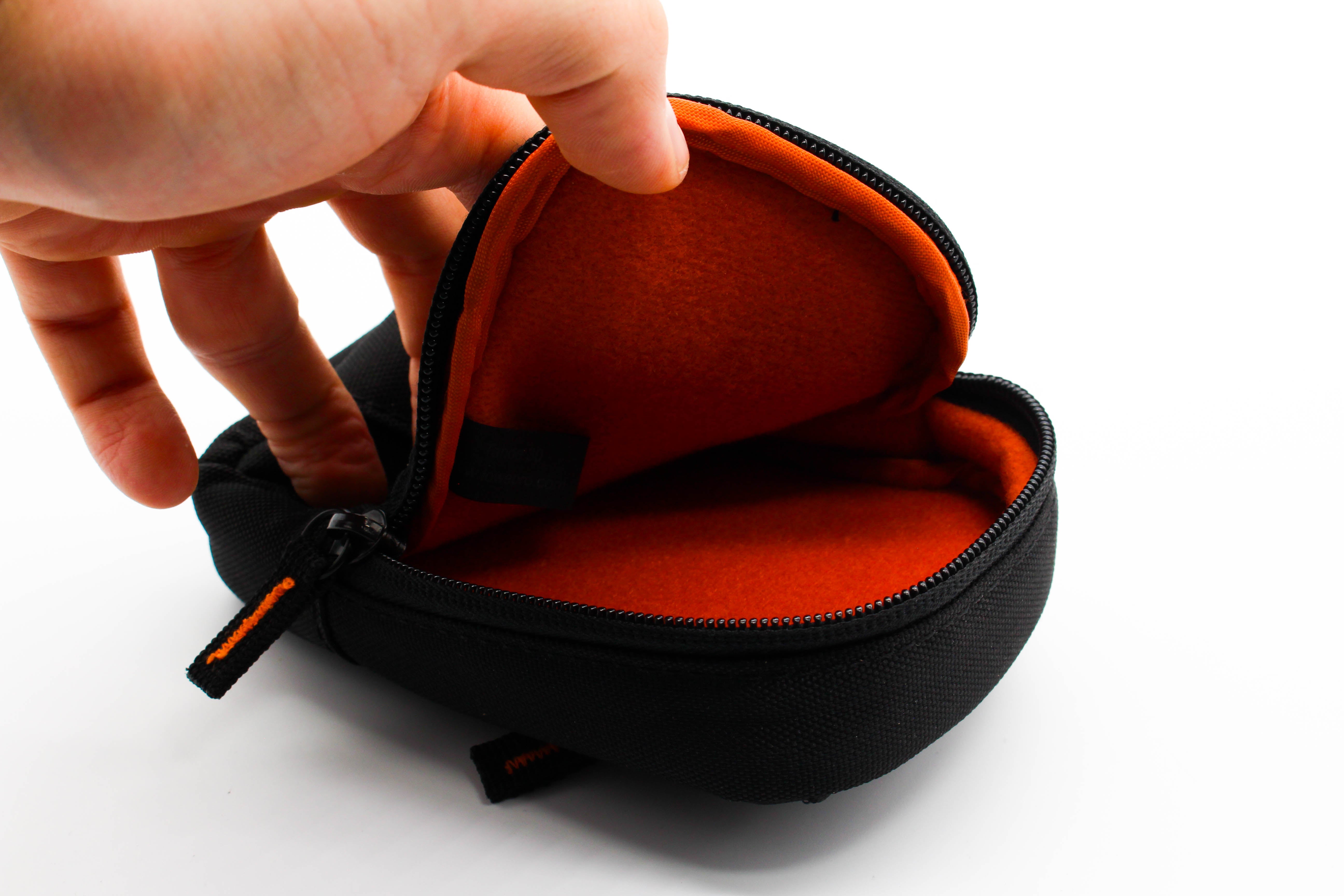 Lowepro Small Camera Carry Pouch Bag For Digicam Camera - Excellent
