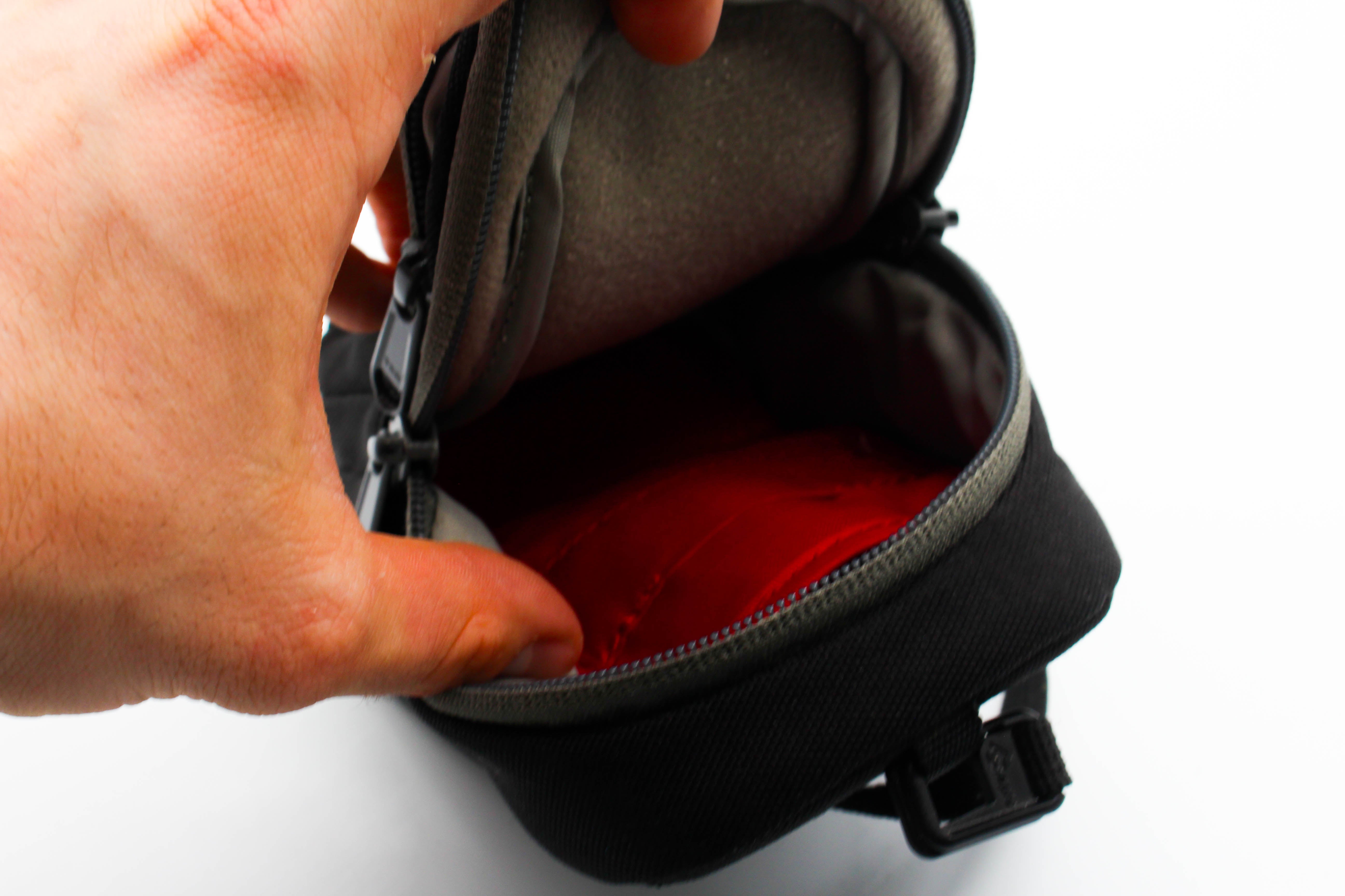 Lowepro Small Camera Carry Pouch Bag For Digicam Compact Cameras Black Grey - Excellent