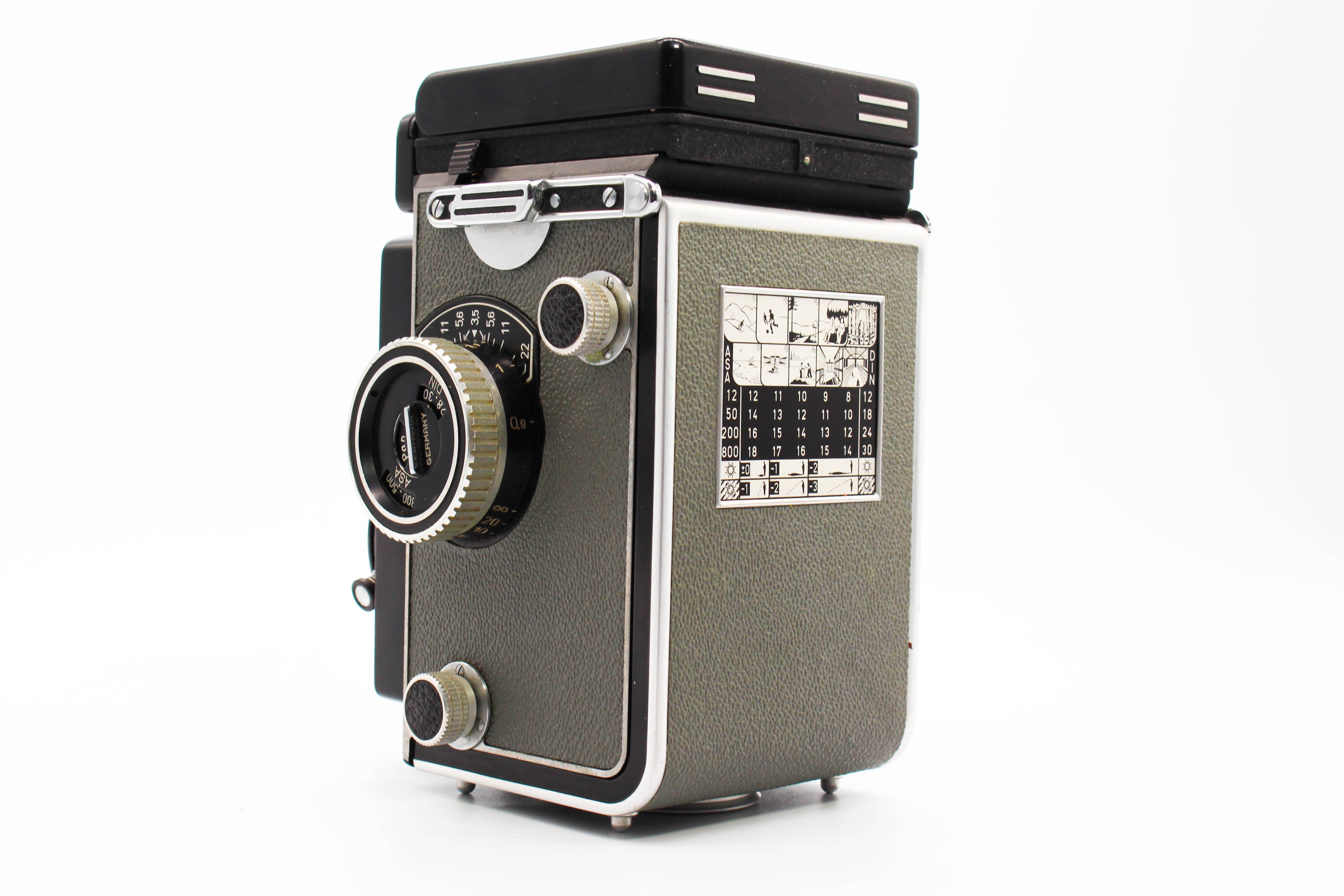 Rolleiflex K8 T Model 1 TLR Vintage Medium Format Film Camera With 75mm f/3.5 Tessar Carl Zeiss Lens and Leather Case - Tested Bundle