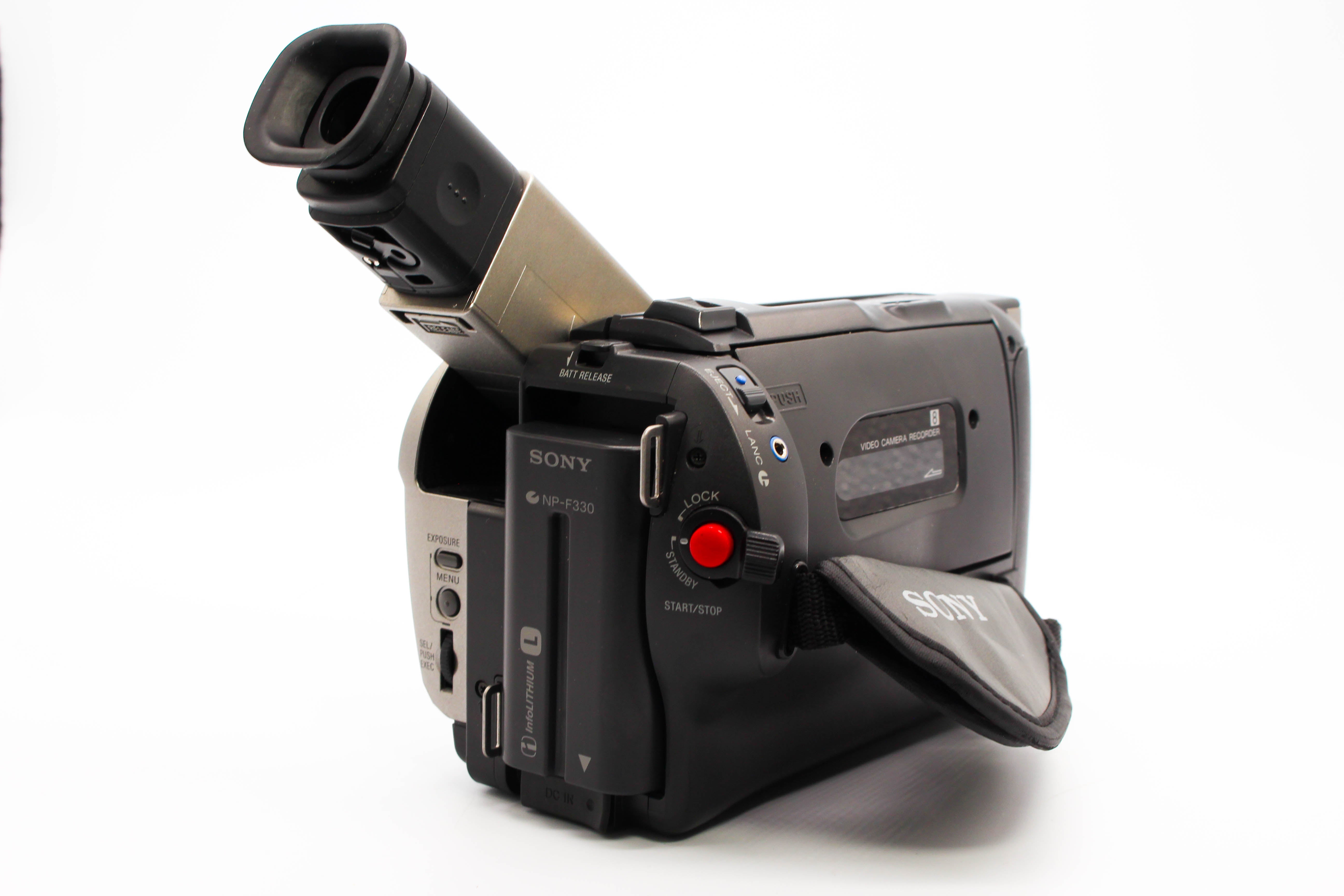 Sony CCD-TR427E Video8 XR 8mm Handycam Video Camcorder Camera - Tested Bundle Excellent