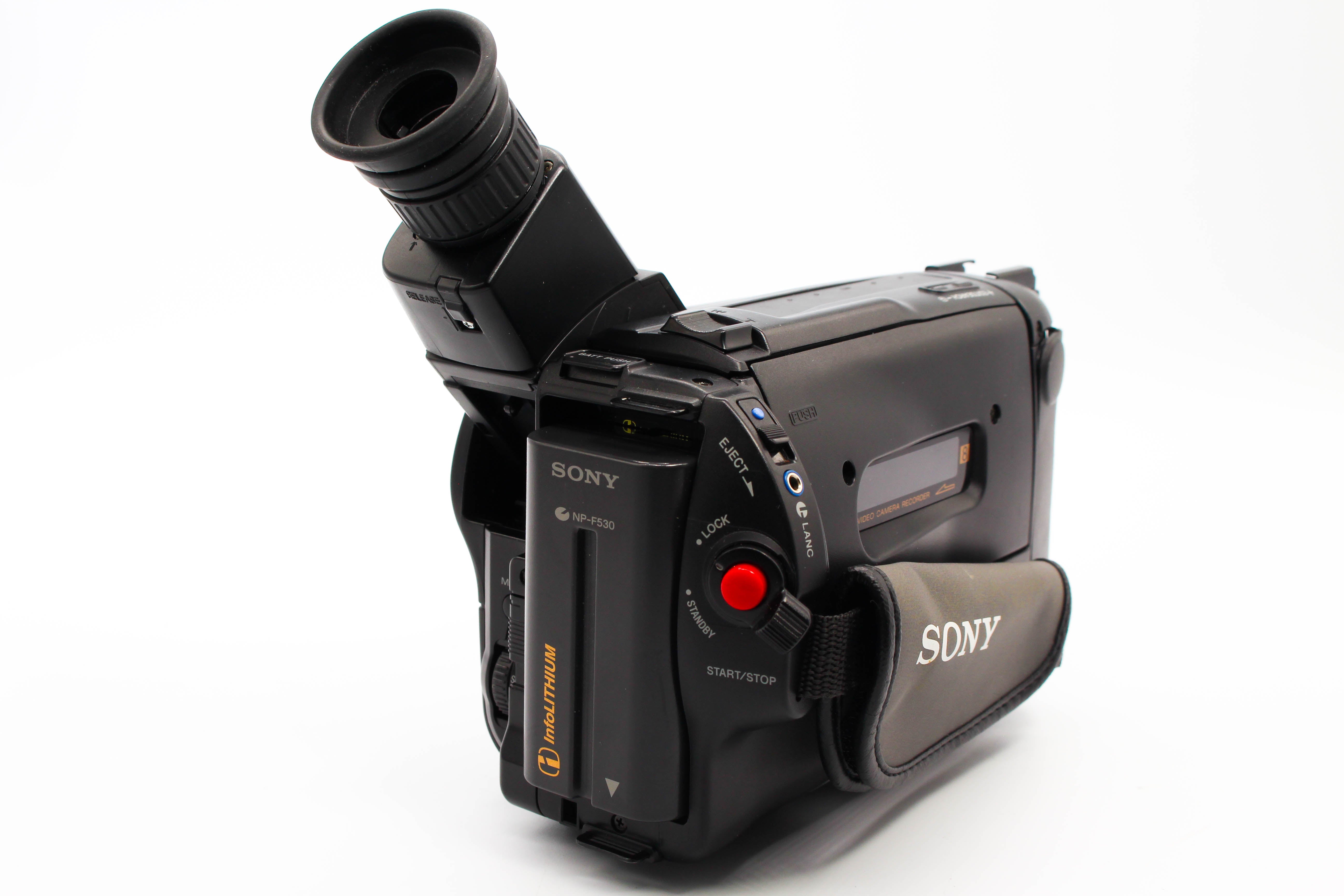 Sony CCD-TR610E Video8 8mm Analog Video Handycam Camcorder Camera - Tested Bundle Excellent