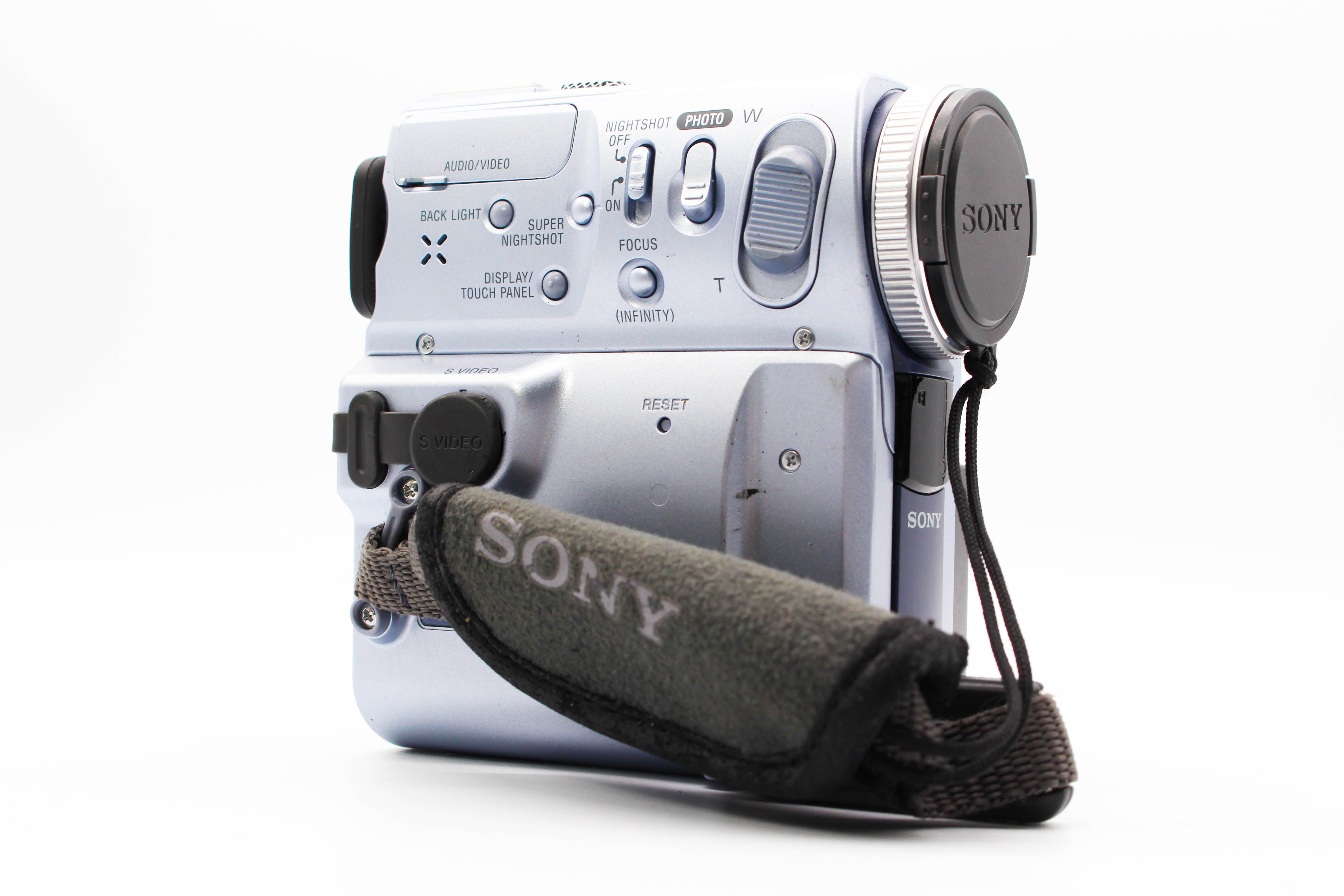 Sony DCR-PC8E MiniDV Tape Digital Video Camera Camcorder - Tested Bundle Good