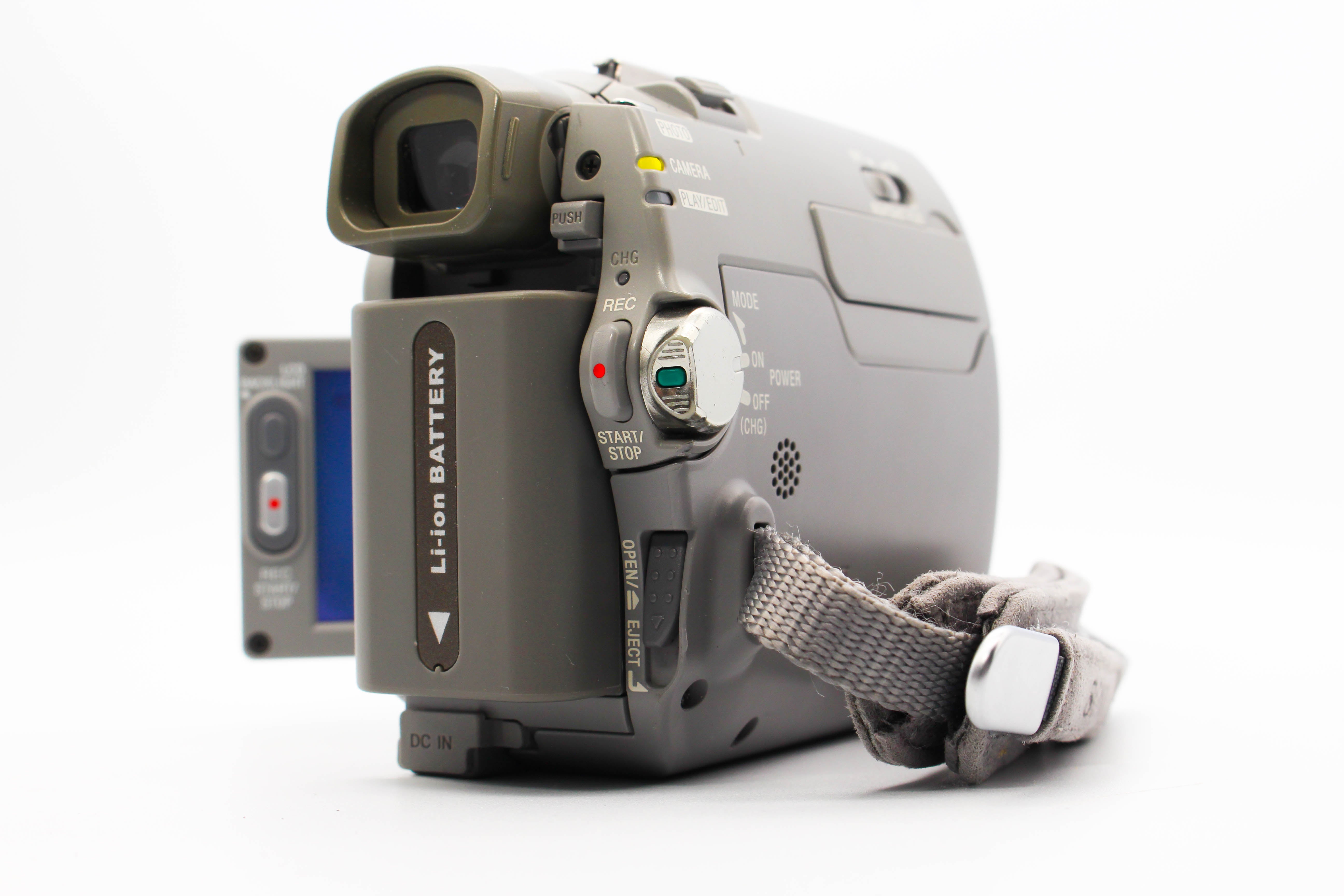 Sony DCR-HC18E MiniDV Handycam Digital Video Camera Camcorder - Tested Bundle Excellent