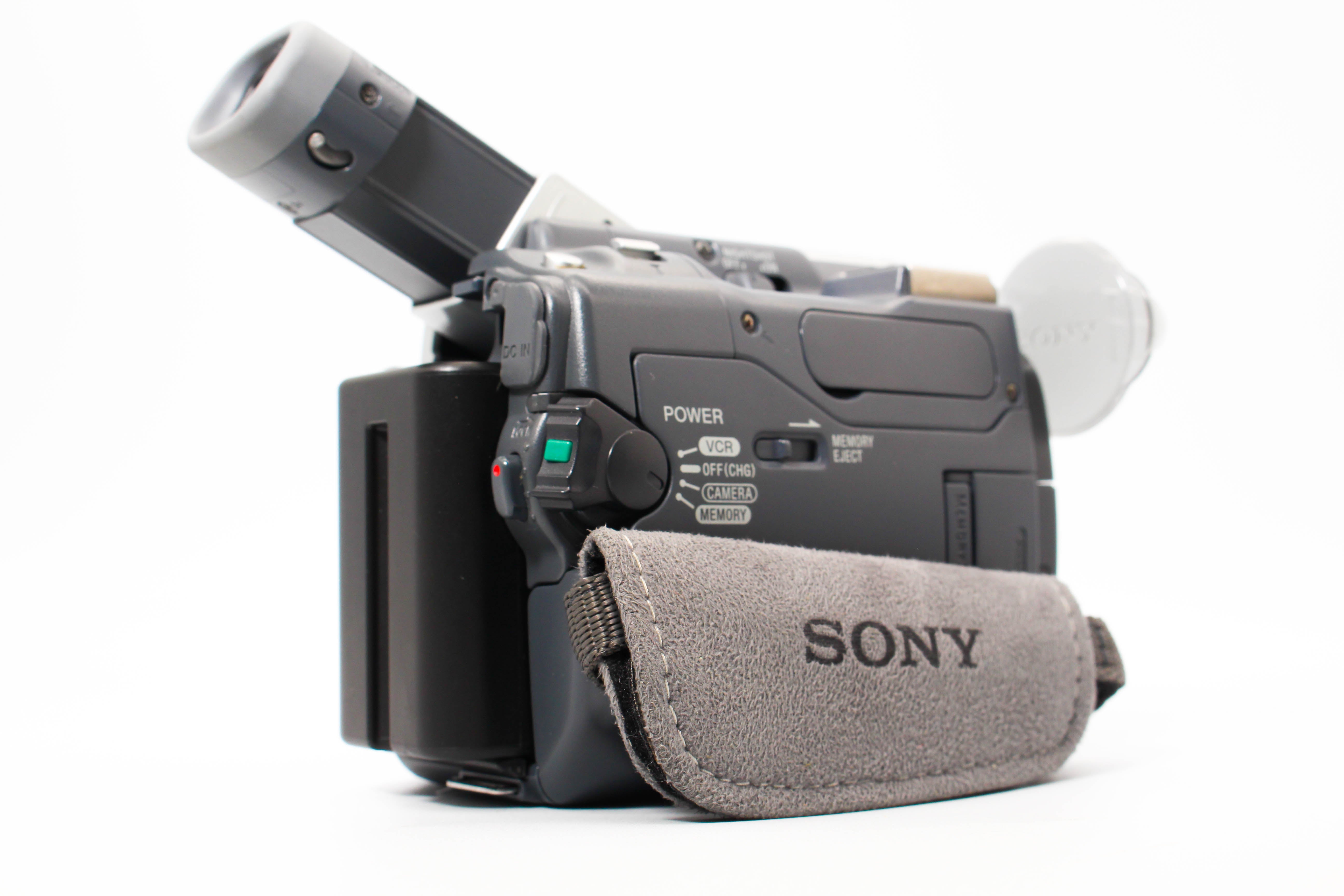 Sony DCR-TRV33E MiniDV Handycam Digital Video Camcorder Camera - Tested Bundle Excellent Mint