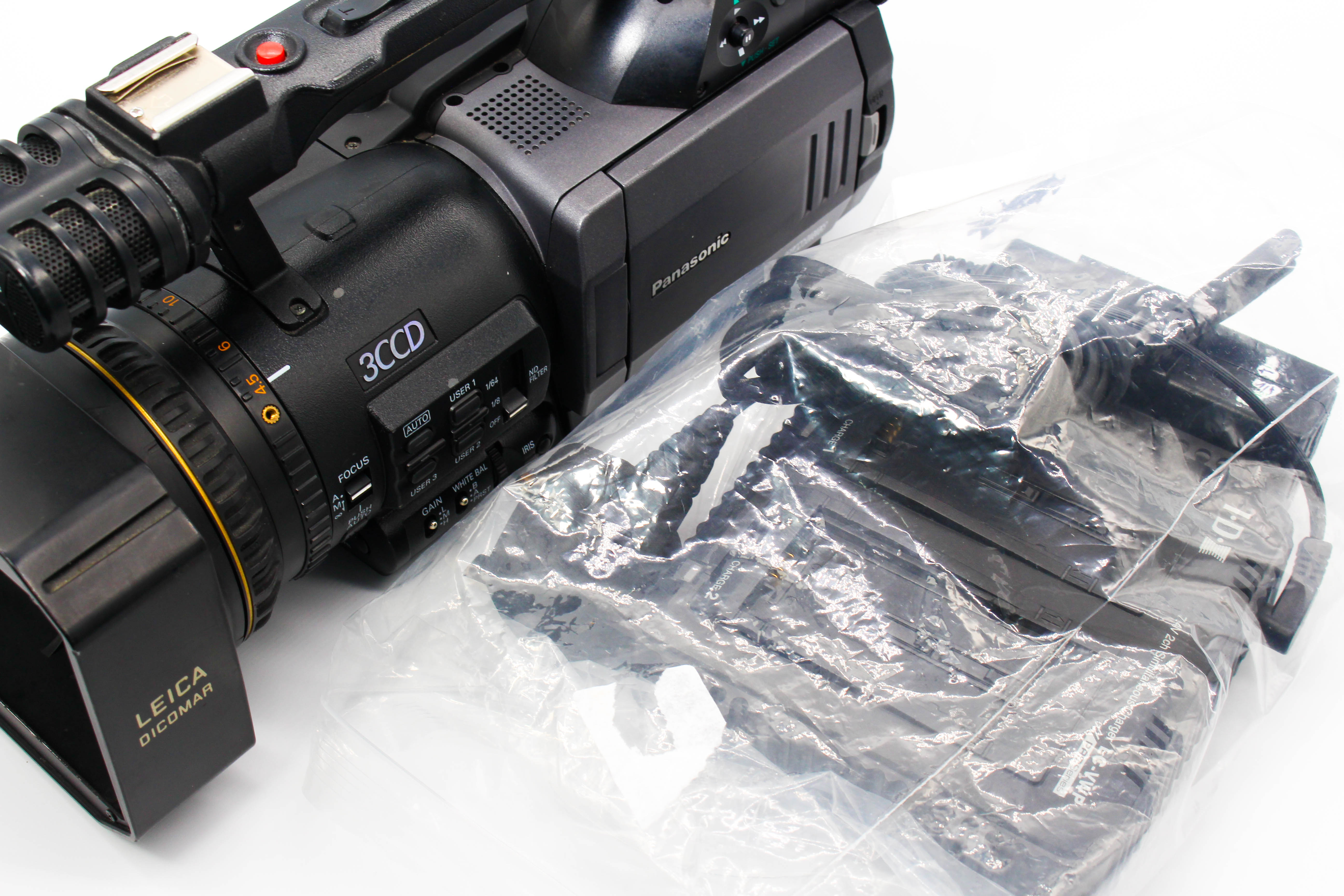 Panasonic AG-DVX100BE MiniDV Digital Video Camera Camcorder (Read) - Tested Bundle