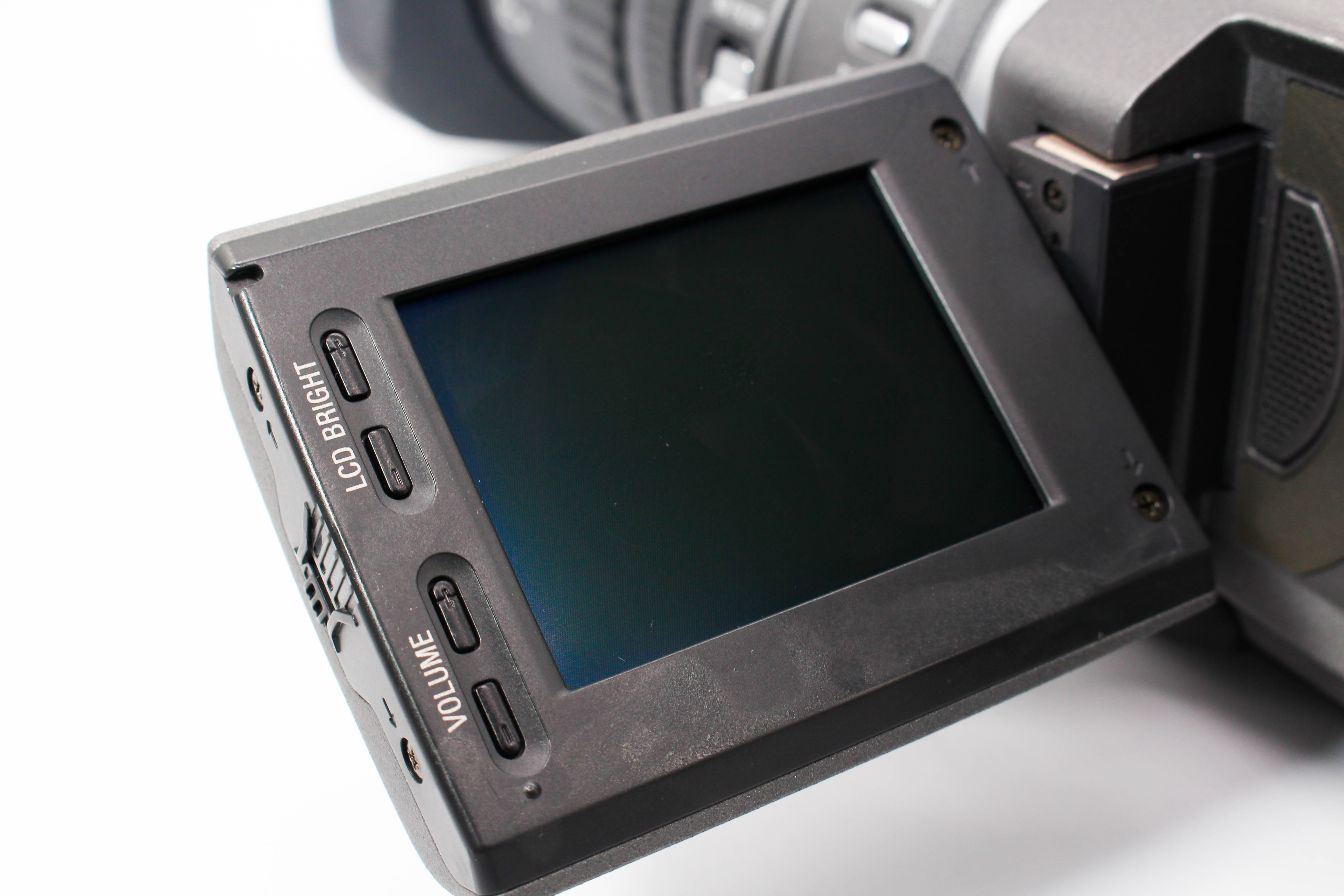 Sony DSR-PD150P MiniDV Video Handycam Camcorder Camera - Tested Bundle Excellent