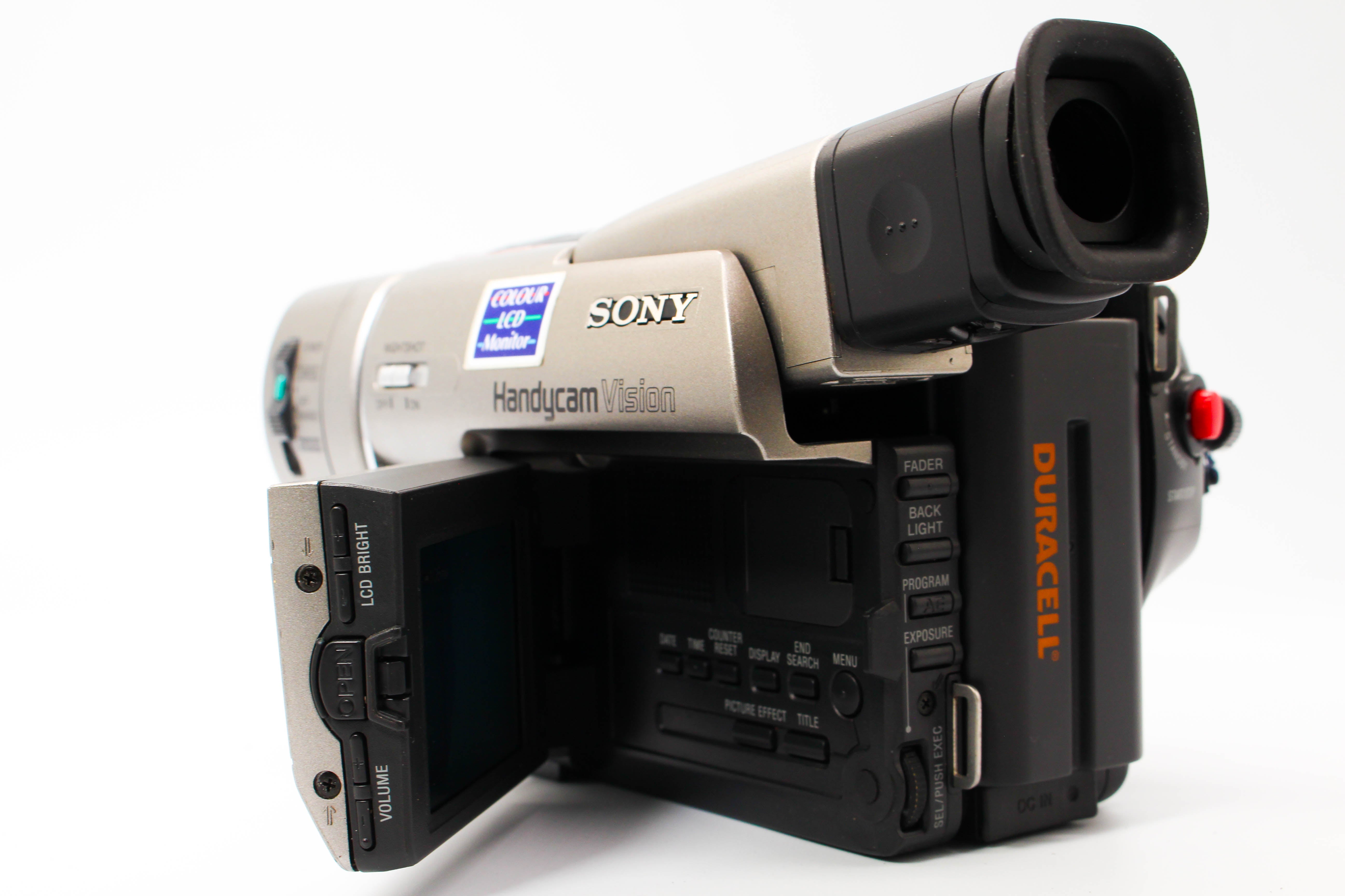 Sony CCD-TRV37E Video8 Handycam Tape Digital Video Camcorder - Tested Bundle Good