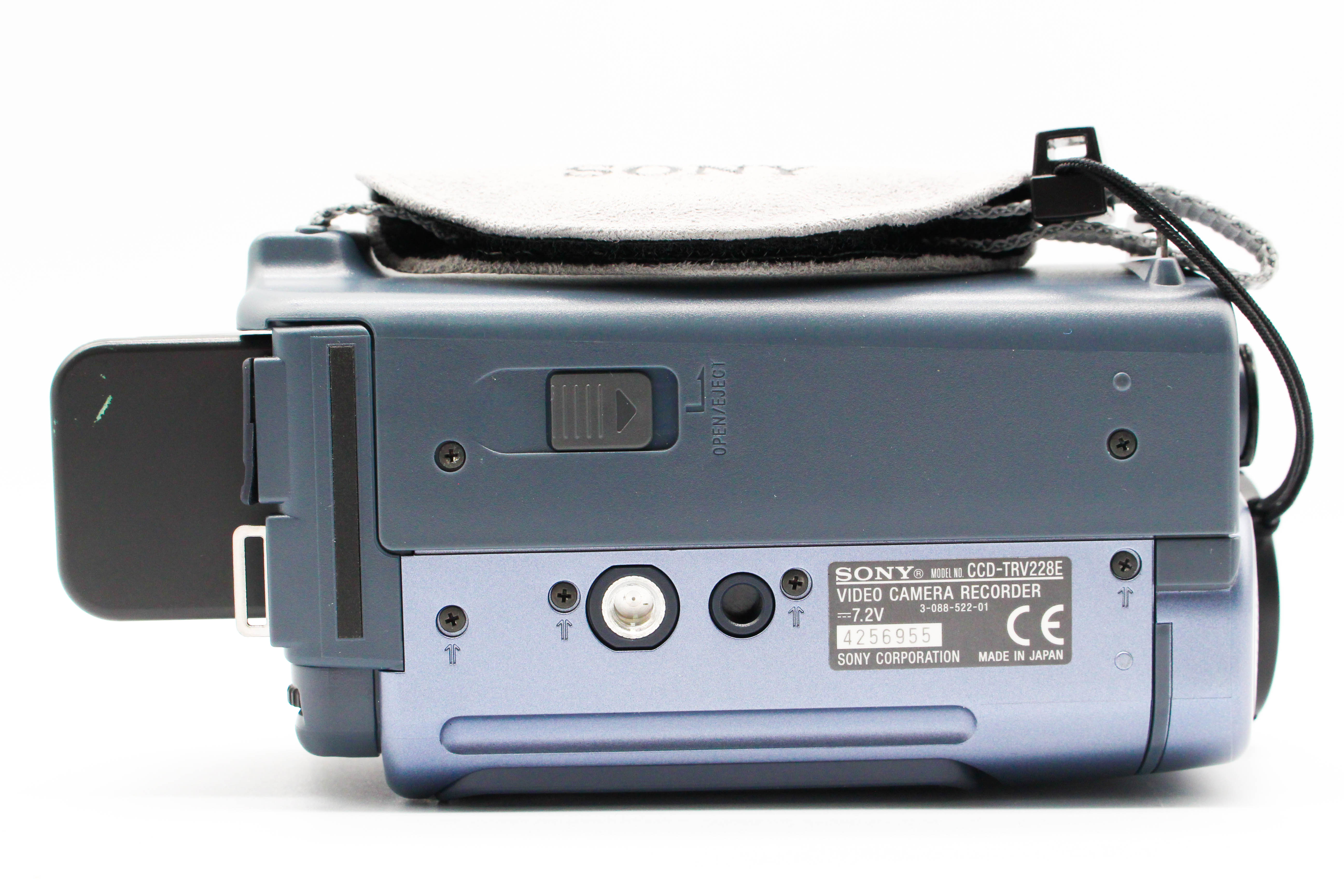 Sony CCD-TRV228E Video8 Hi8 Analog Video Handycam Camera Camcorder - Tested Bundle