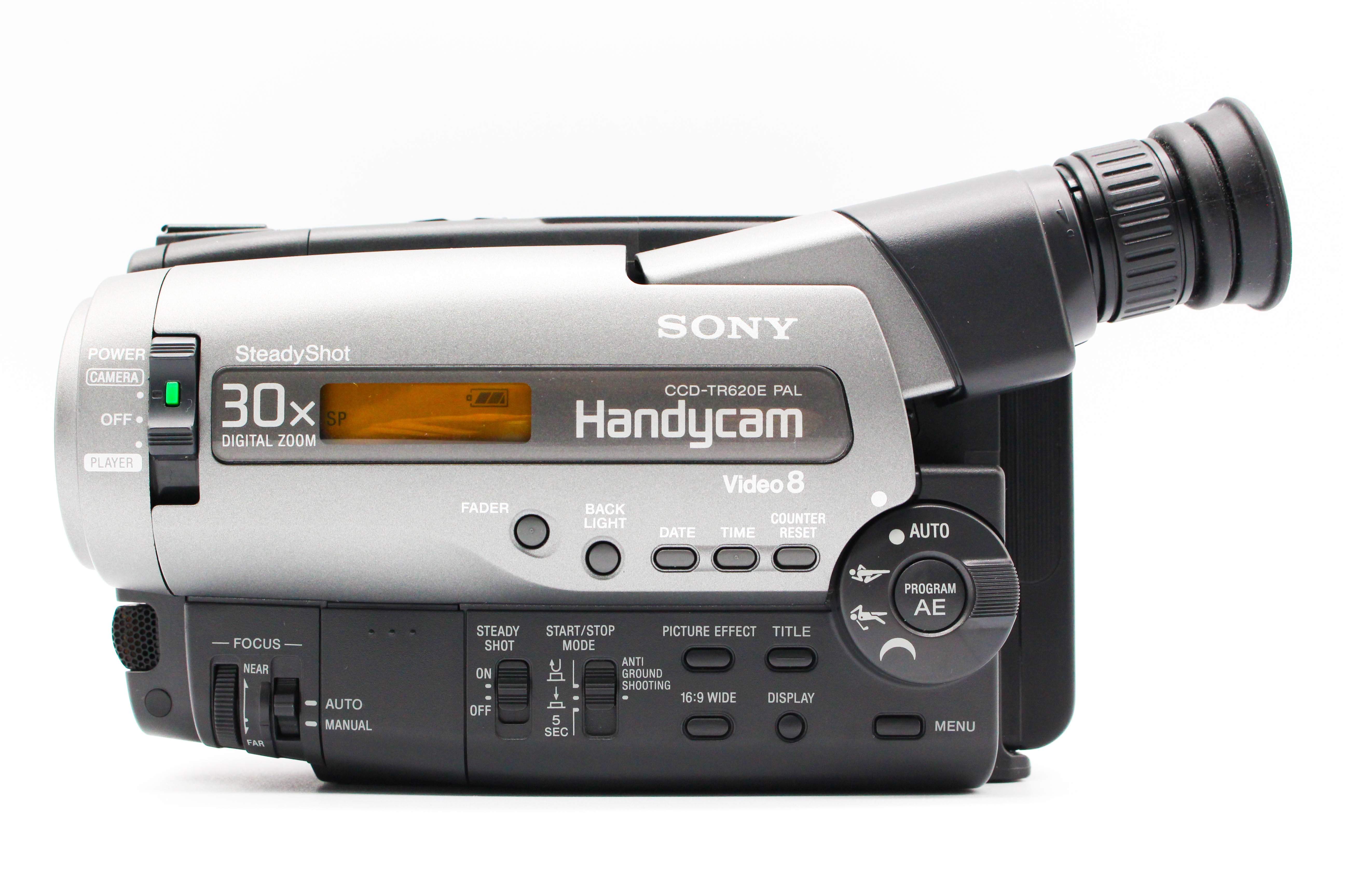Sony CCD-TR620E Video8 Hi8 Analog Video Handycam Camera Camcorder - Tested Bundle Good