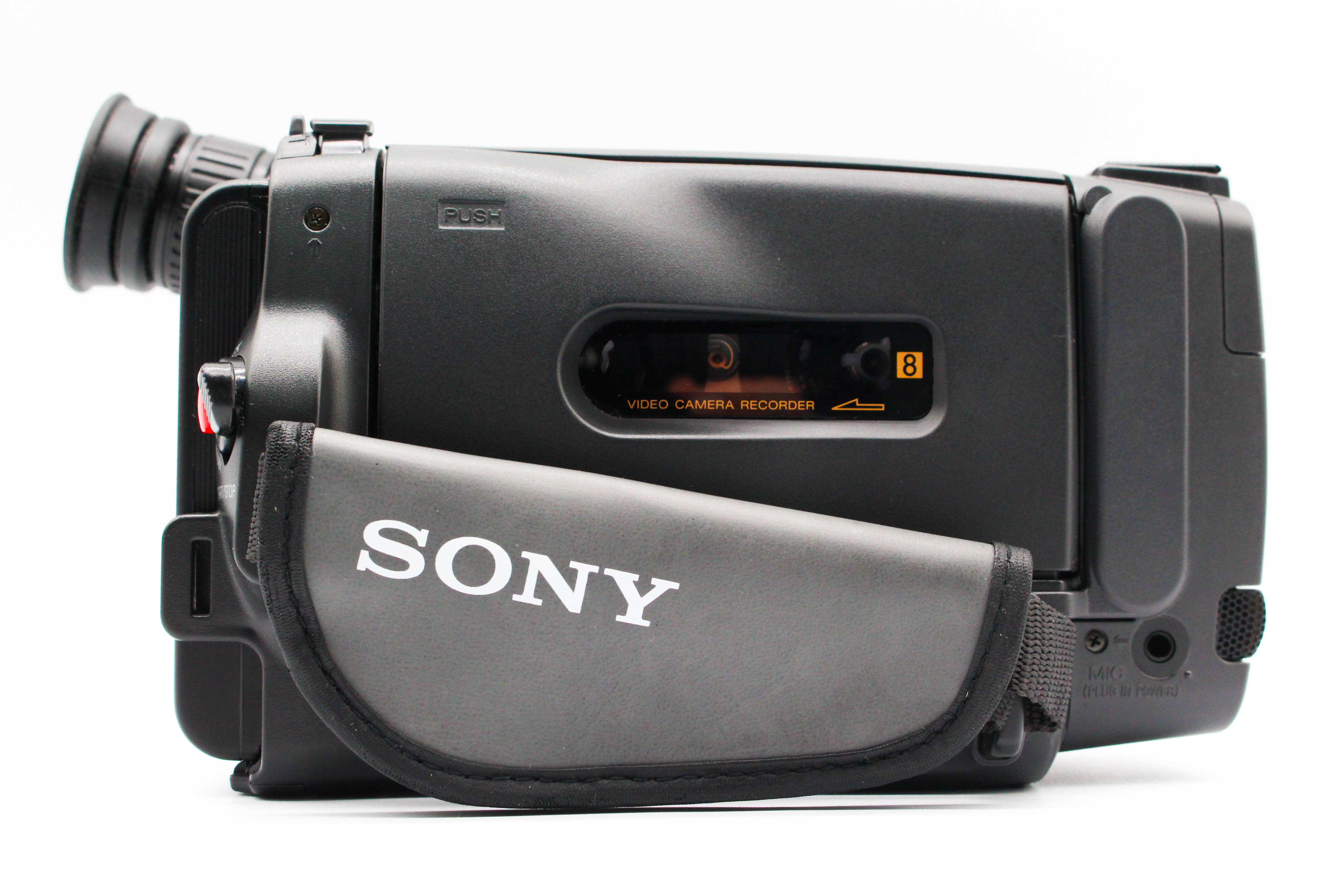 Sony CCD-TR620E Video8 Hi8 Analog Video Handycam Camera Camcorder - Tested Bundle Good