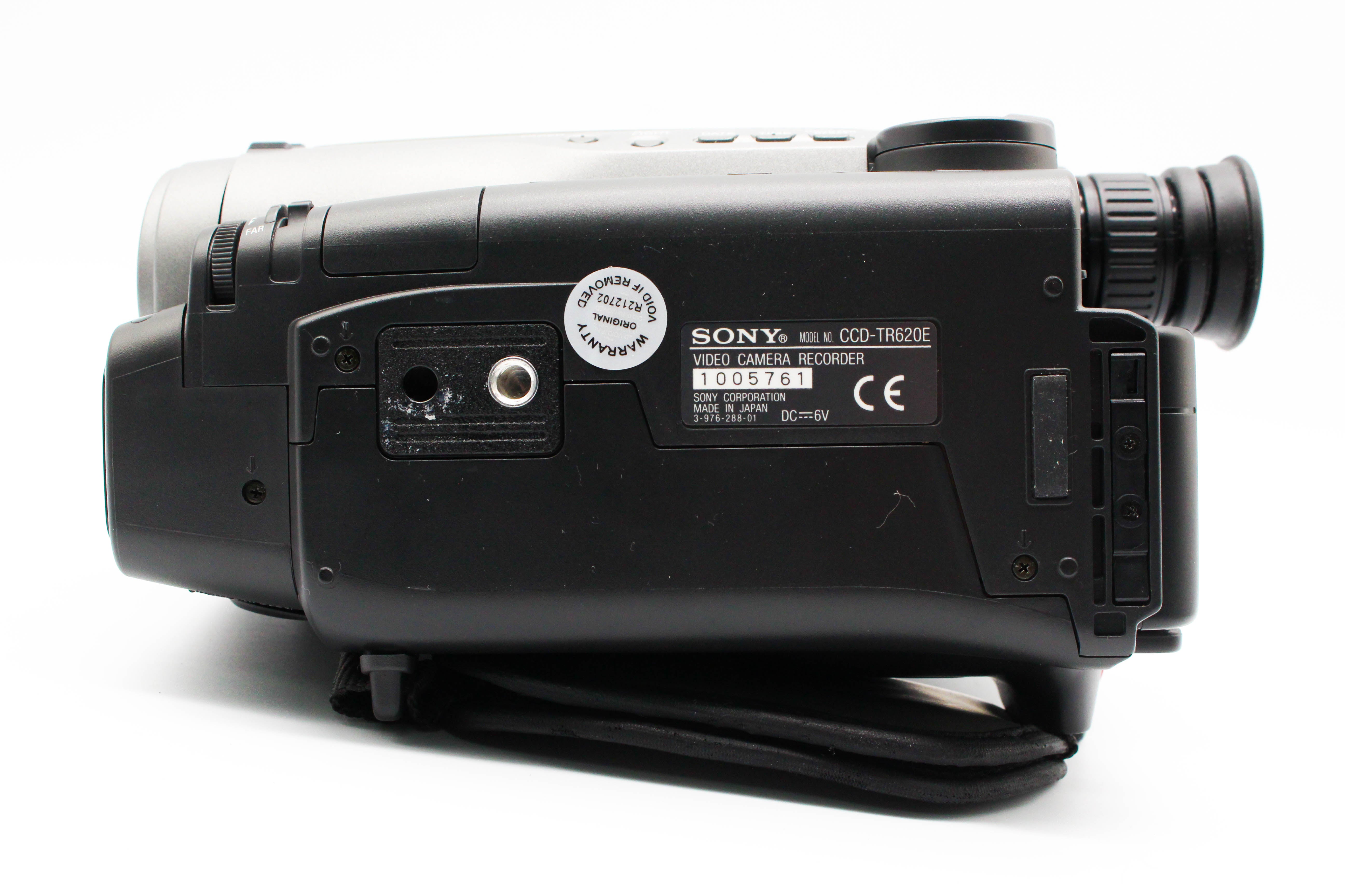 Sony CCD-TR620E Video8 Hi8 Analog Video Handycam Camera Camcorder - Tested Bundle Good