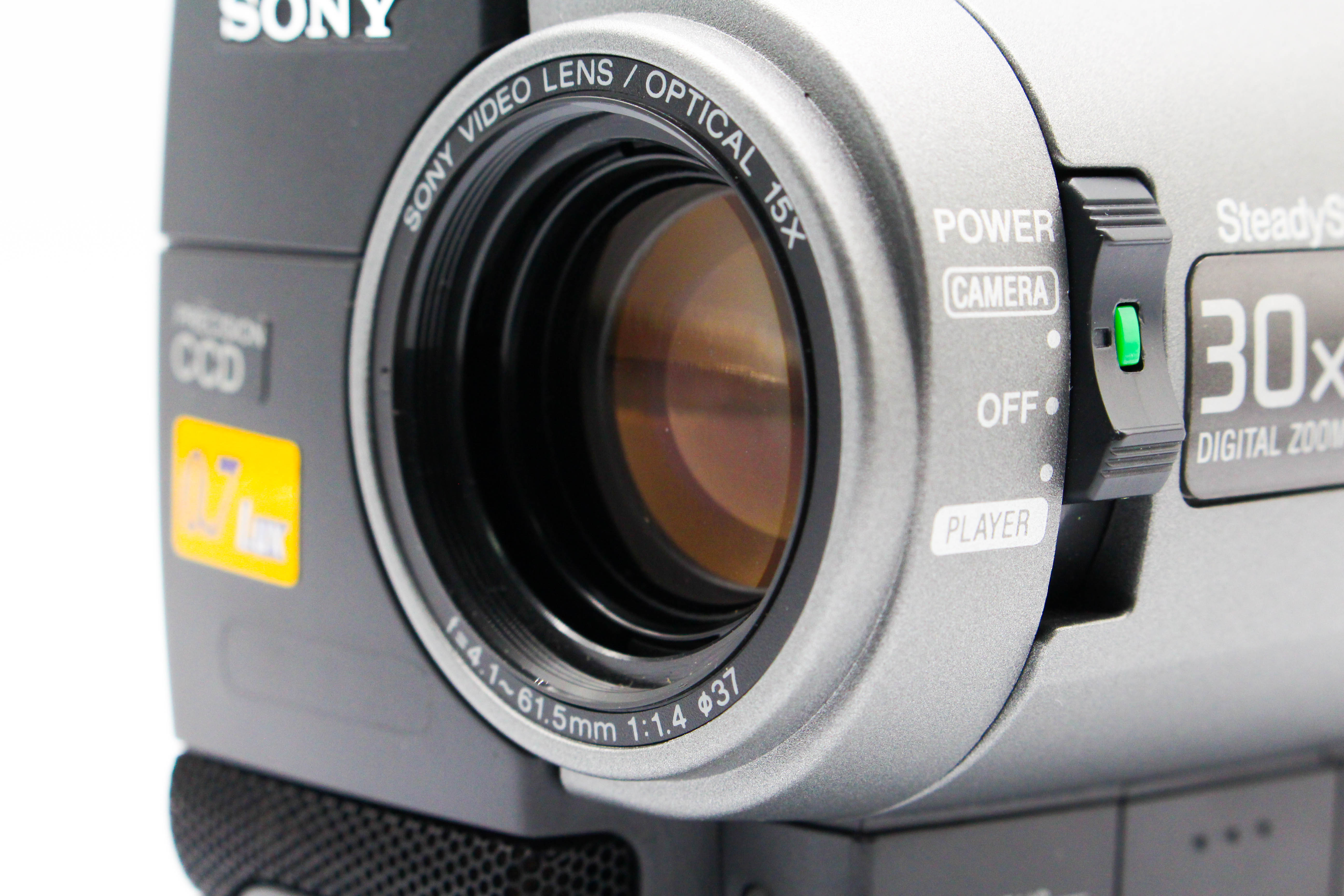 Sony CCD-TR620E Video8 Hi8 Analog Video Handycam Camera Camcorder - Tested Bundle Good